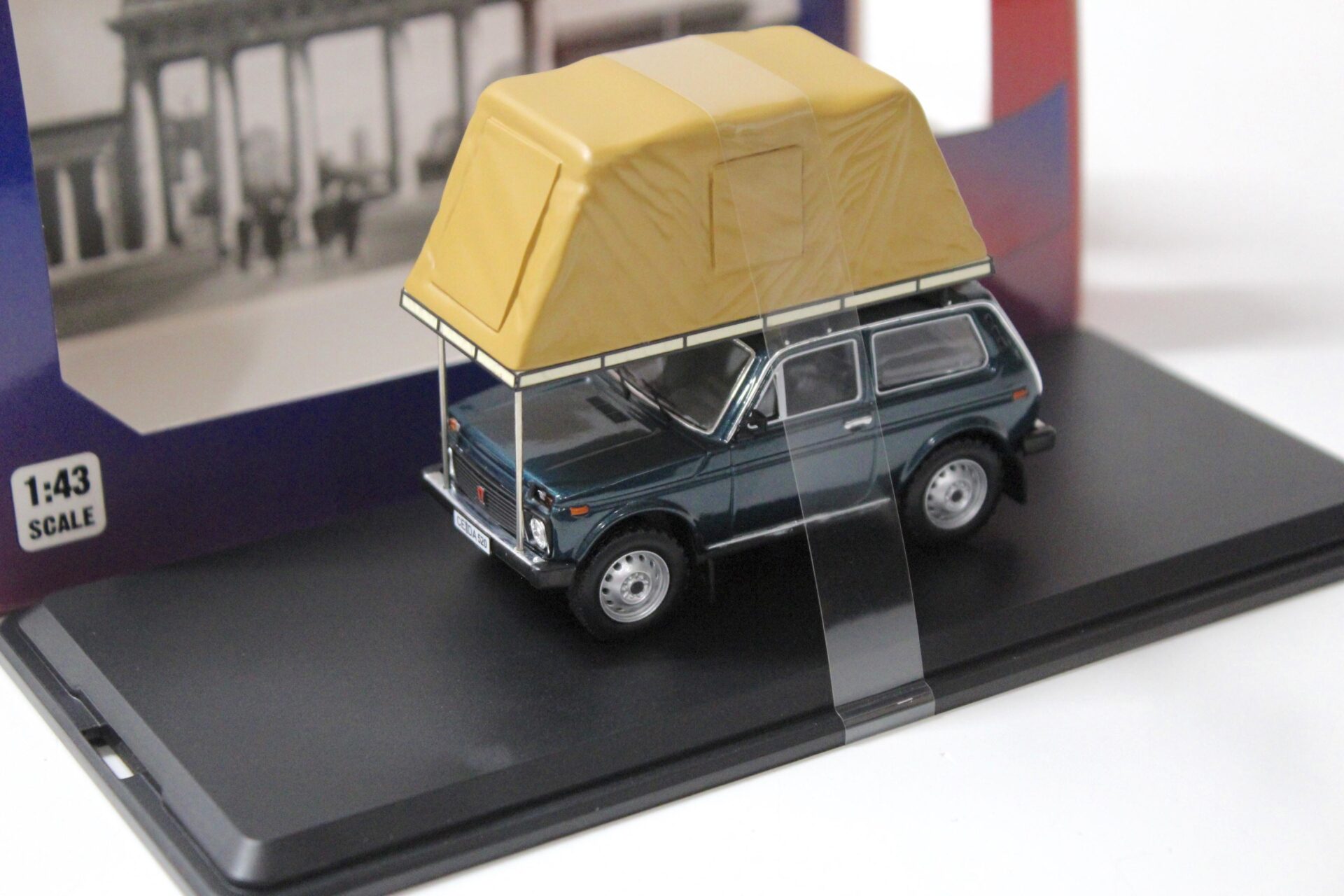 1:43 IST Models Lada Niva 1981 with Roof Tent Camping green