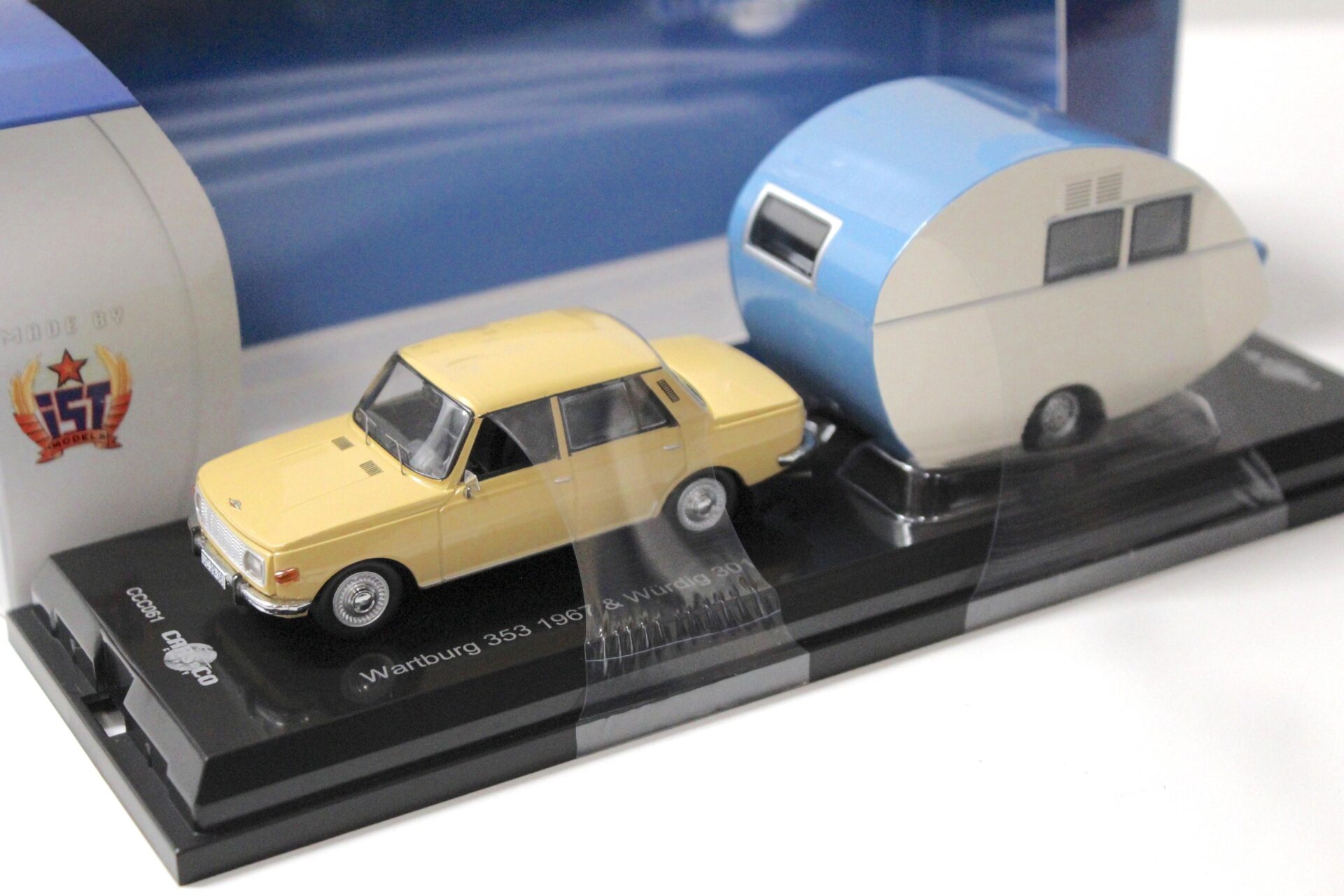 ID 56350 orig.jpg 1:43 Cars&Co IST Wartburg 353 Sedan 1967 + Würdig 301 Caravan Wohnwagen