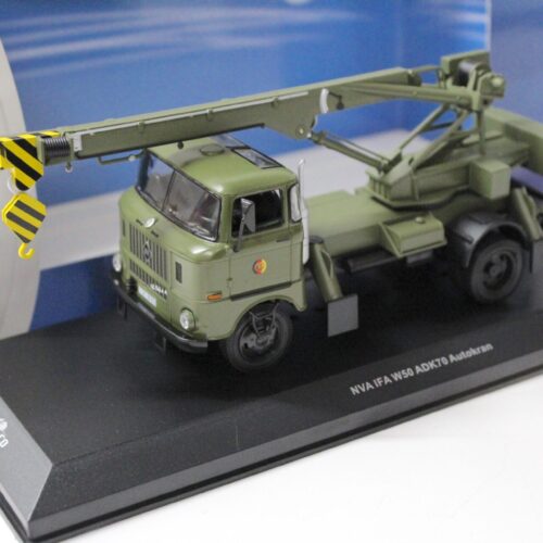 1:43 Cars&Co IST 1968 NVA IFA W50 ADK70 Autokran Kran green