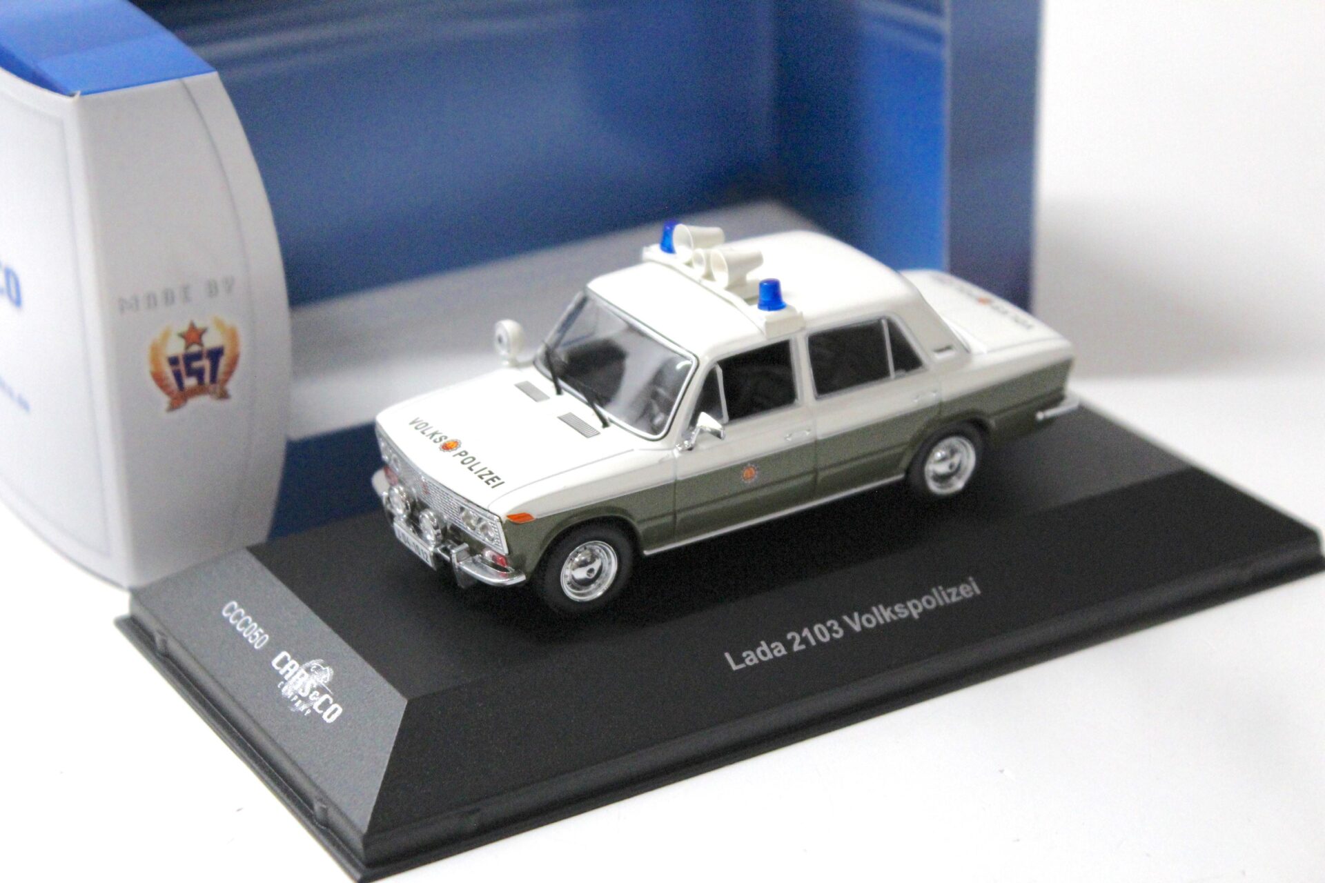 ID 56384 orig.jpg 1:43 Cars&Co IST Lada 2103 Sedan Volkspolizei VoPo green/ white
