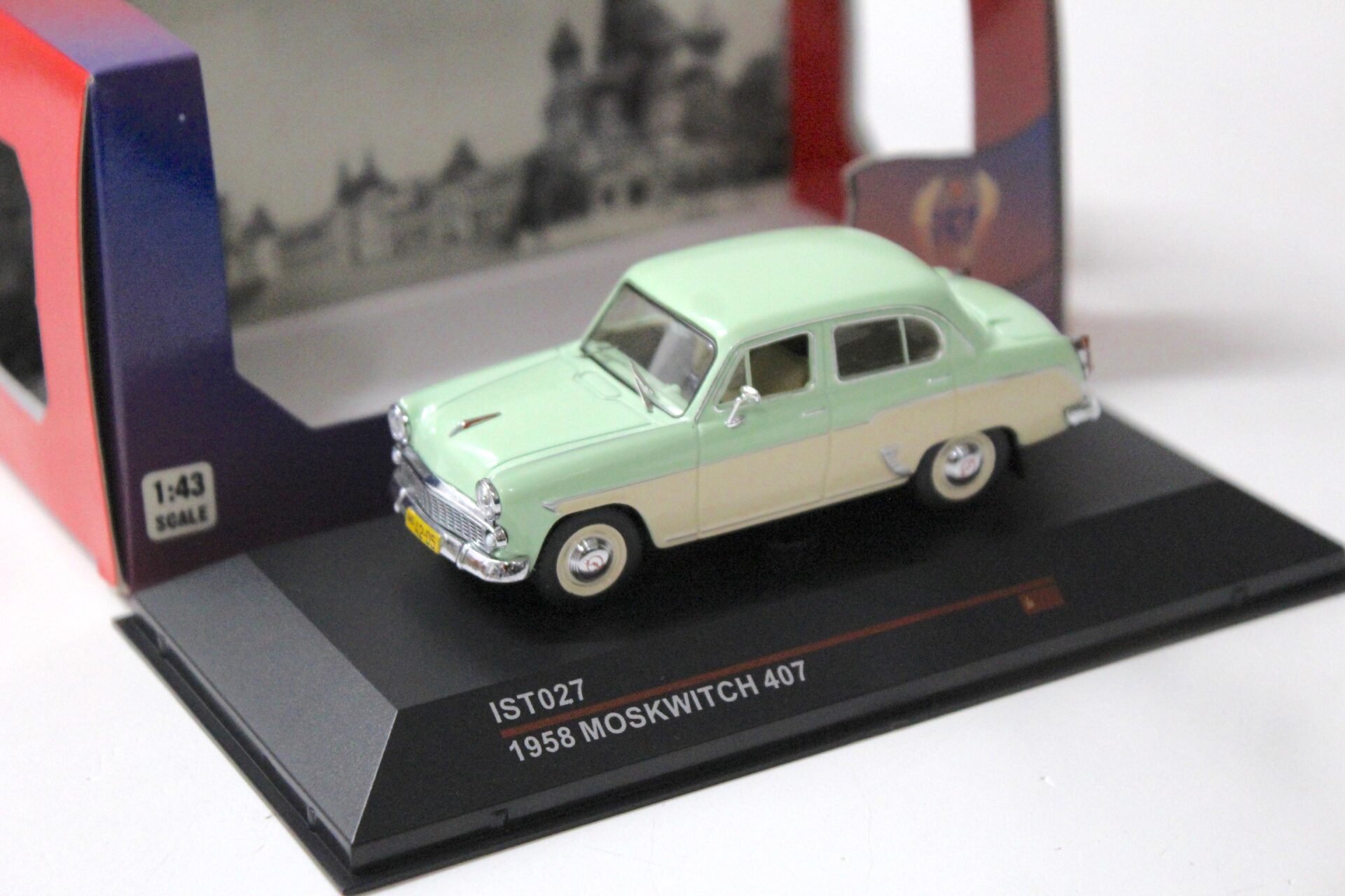 ID 56447 orig.jpg 1:43 IST Models Moskwitch 407 Sedan green/ white 1958