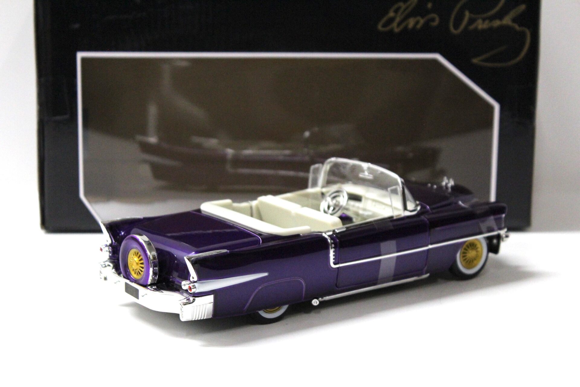 1:24 Jada Toys 1956 Cadillac Eldorado Convertible purple + Elvis Presley Figur