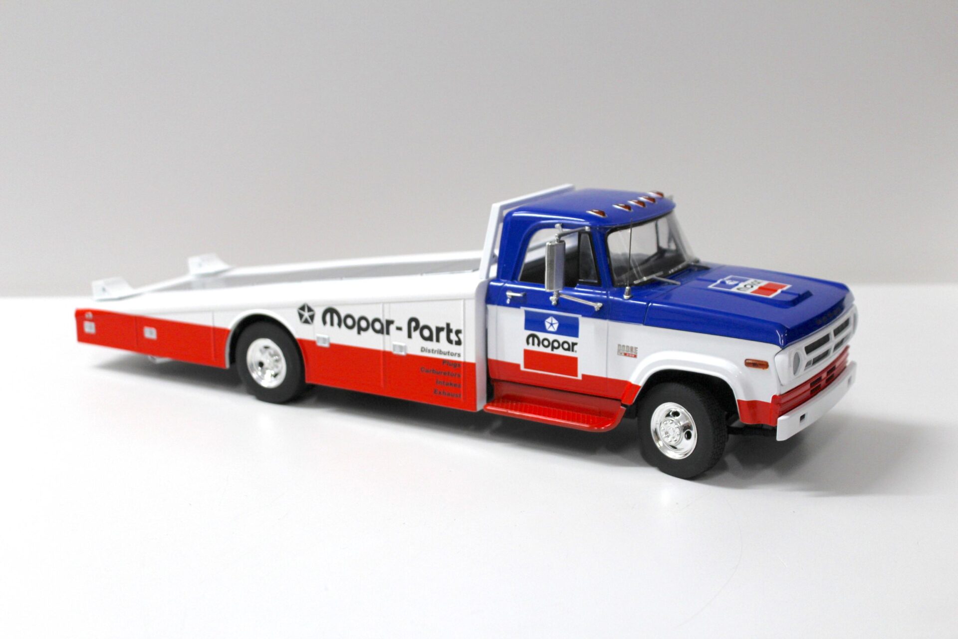 1:18 ACME 1970 Dogde D300 Ramp Truck *MOPAR-PARTS* blue/ white/ red