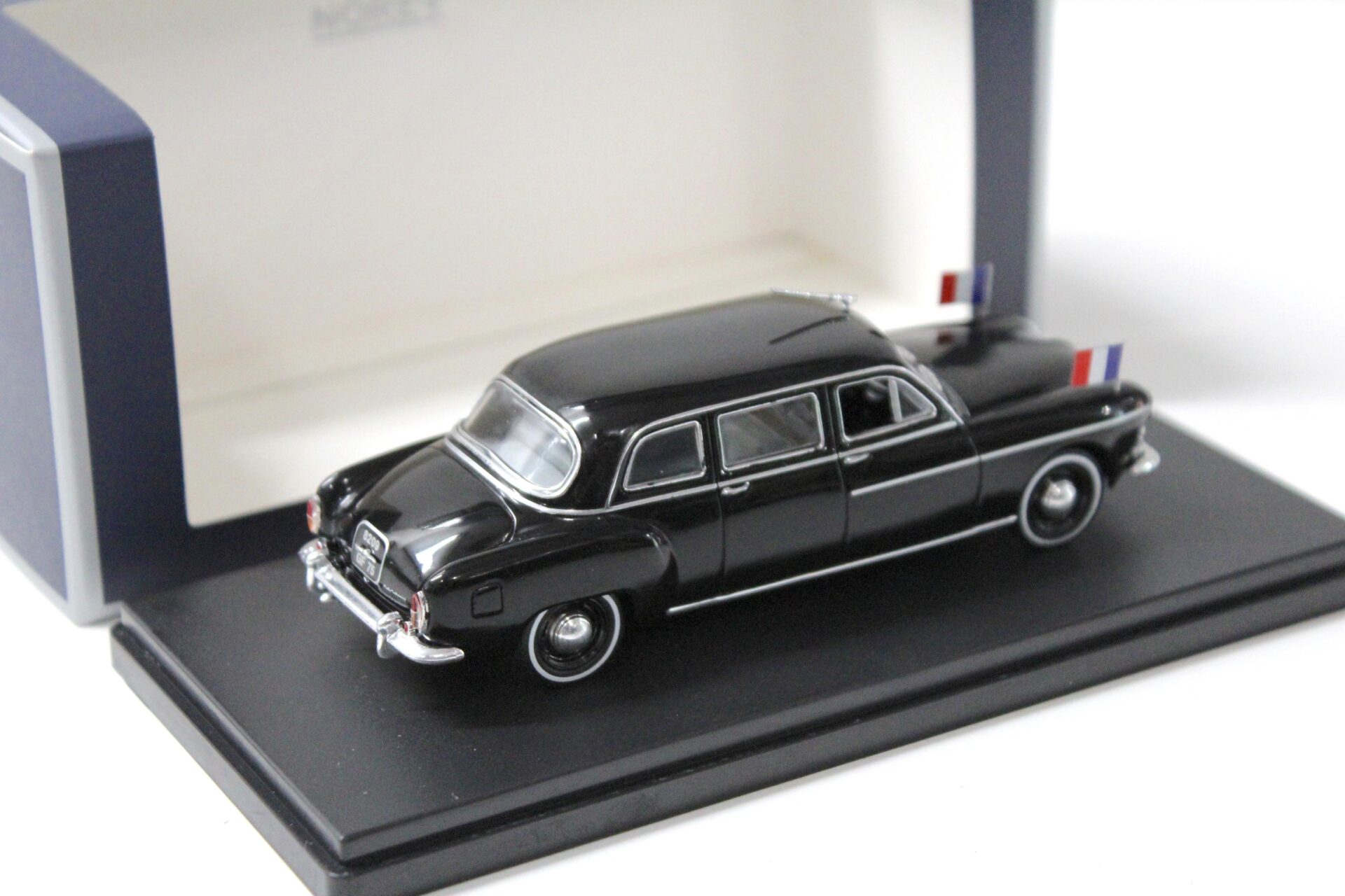 1:43 Norev Renault Fregate Limousine Präsident De Gaulle 1957 black