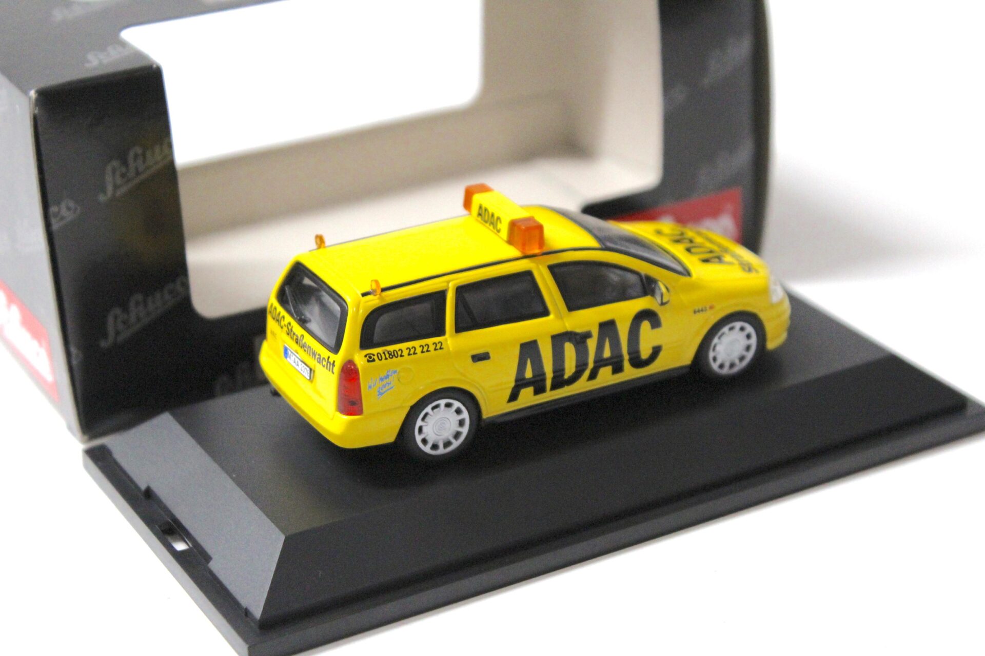 1:43 Schuco Opel Astra Caravan "ADAC" yellow/ black