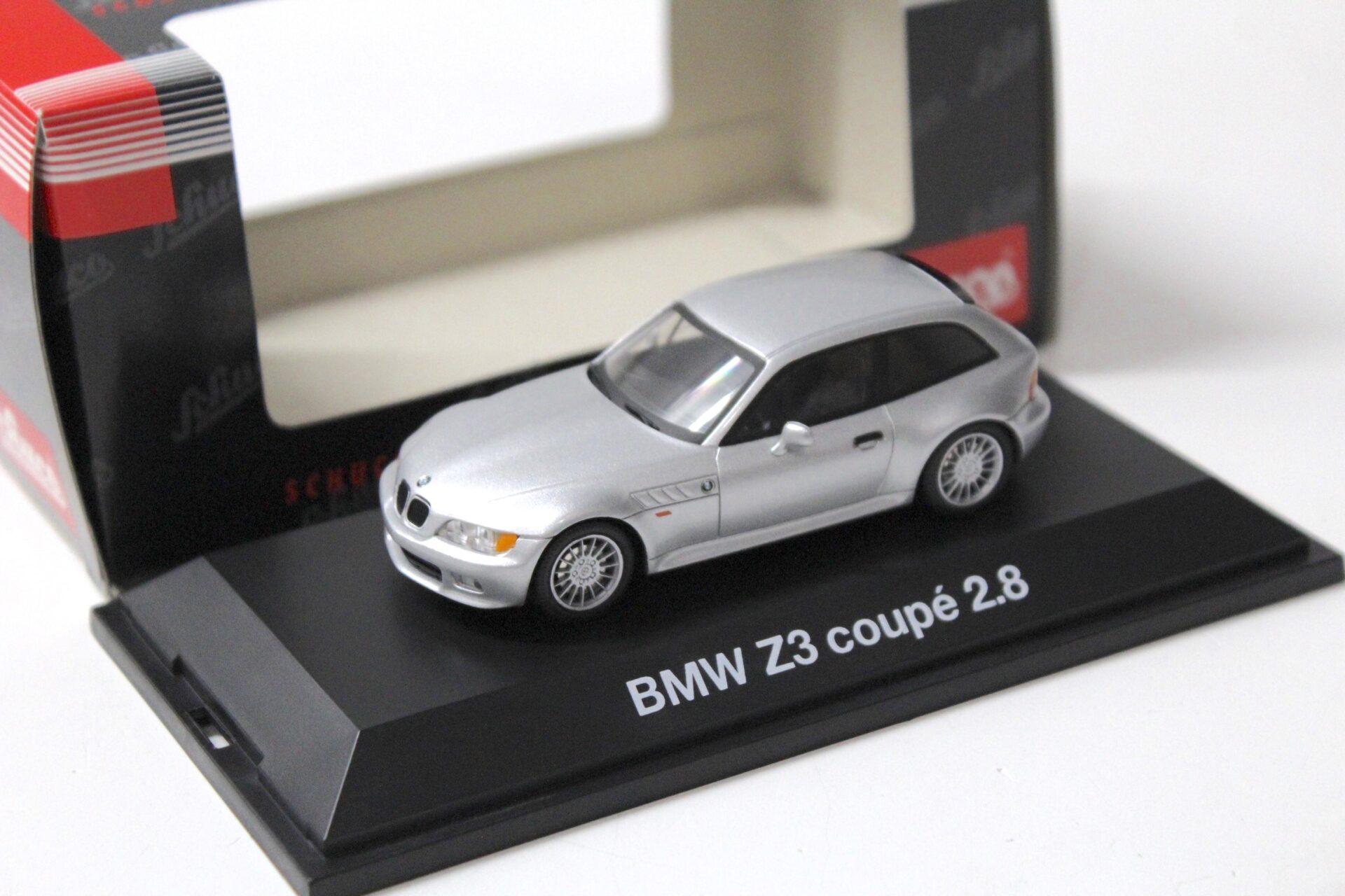ID 56987 orig 1.jpg 1:43 Schuco BMW Z3 Coupe 2.8 silver metallic