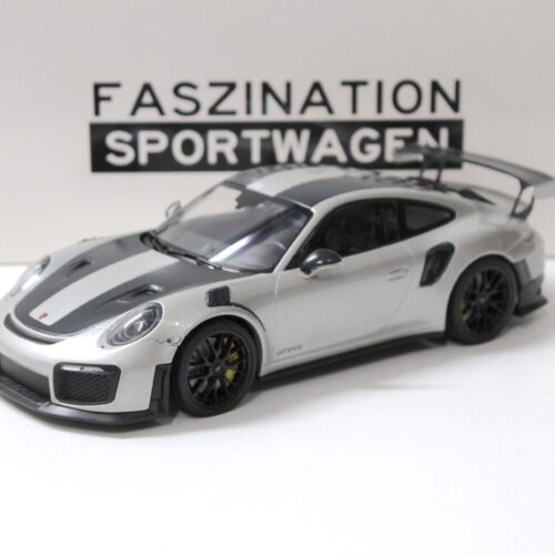 1:18 Minichamps Porsche 911 (991.2) GT2 RS Weissach Package 2018 silver metallic