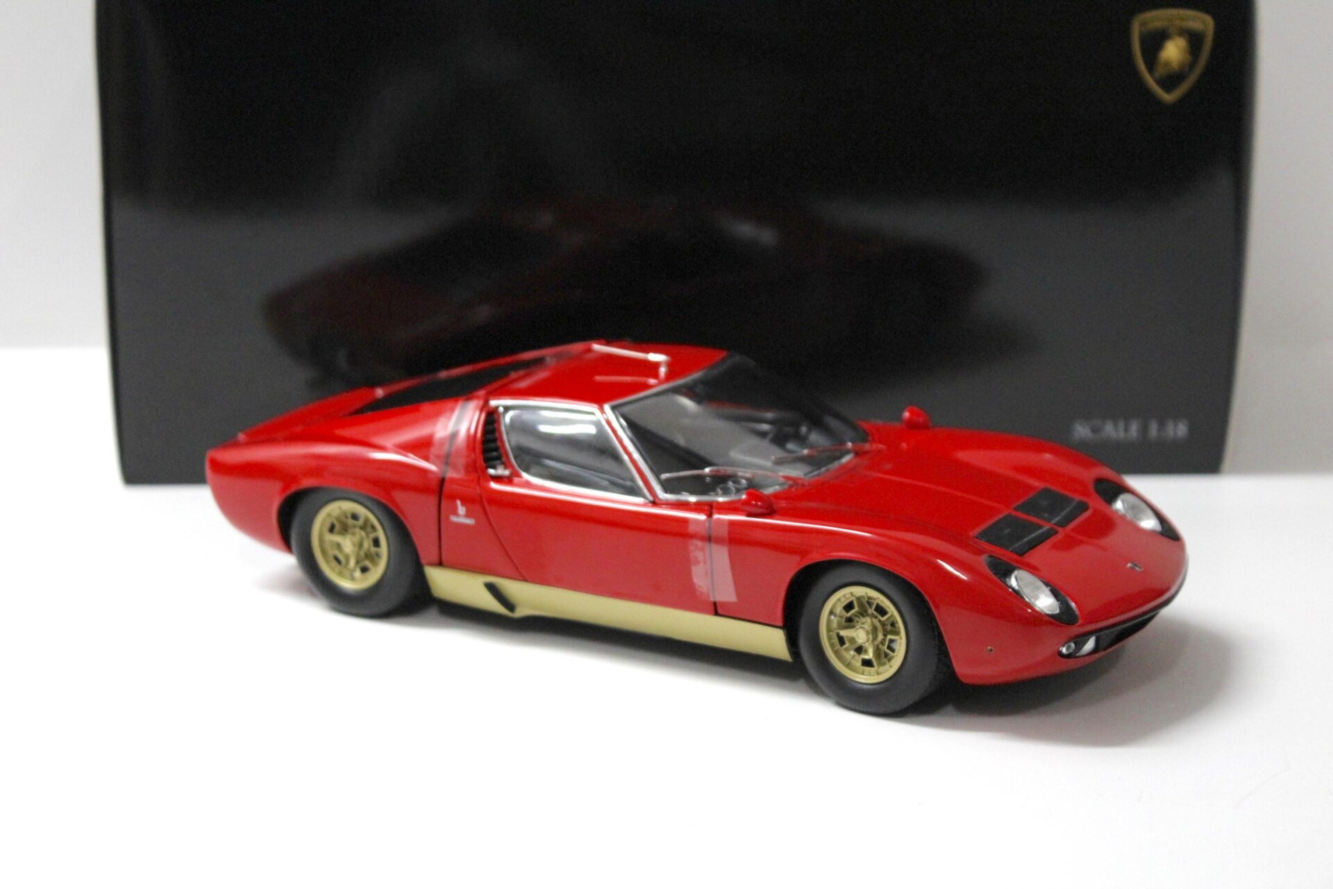 1:18 Kyosho Lamborghini Miura S red/ gold