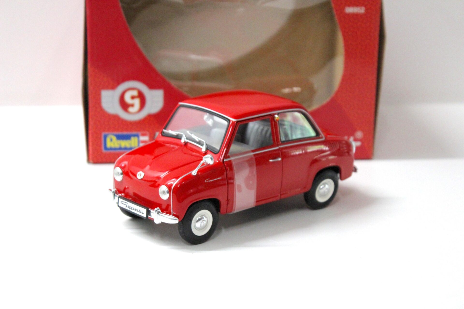 ID 57396 orig 1.jpg 1:18 Revell Goggomobil T250 red