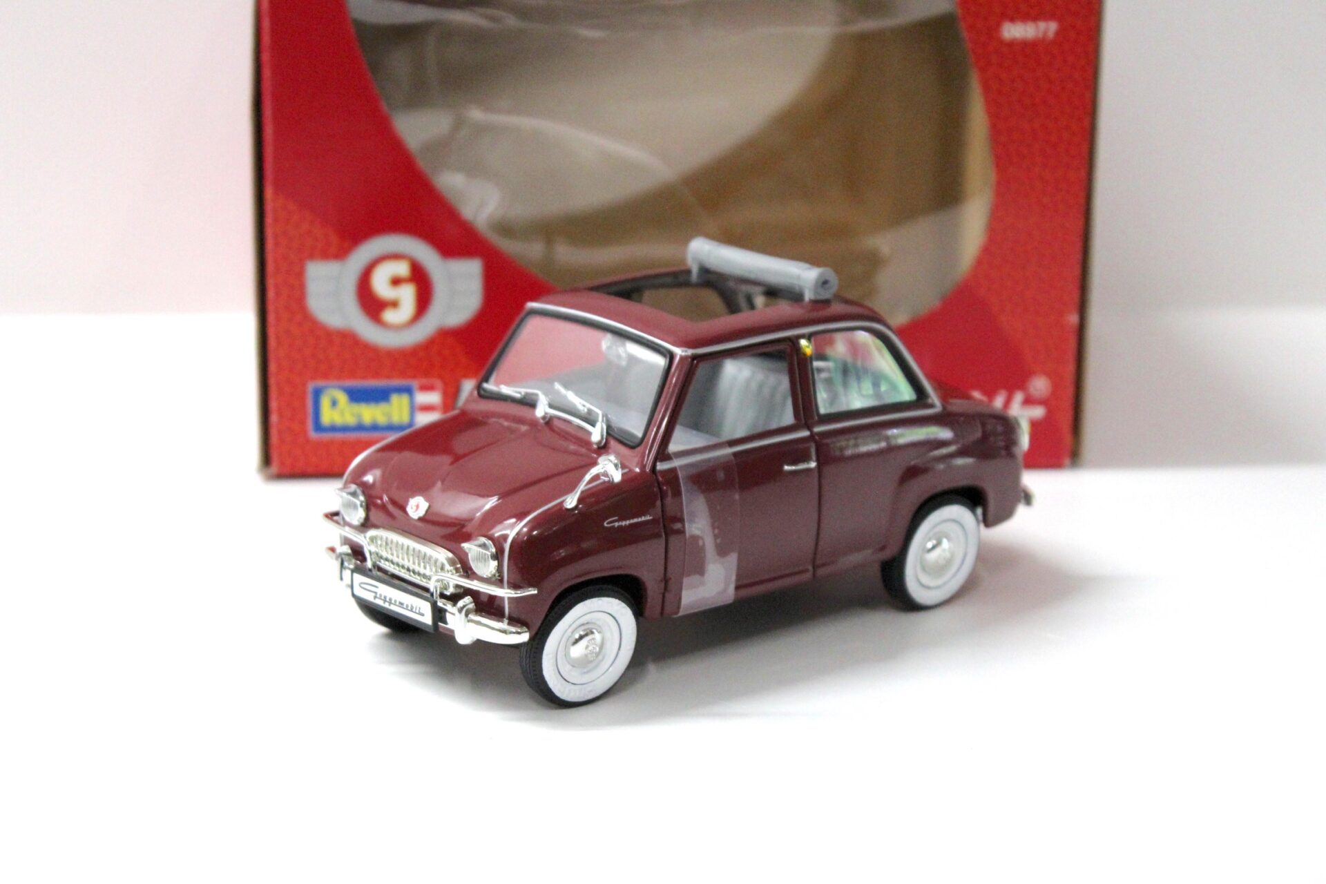 ID 57400 orig 1.jpg 1:18 Revell Goggomobil T250 dark red open Top