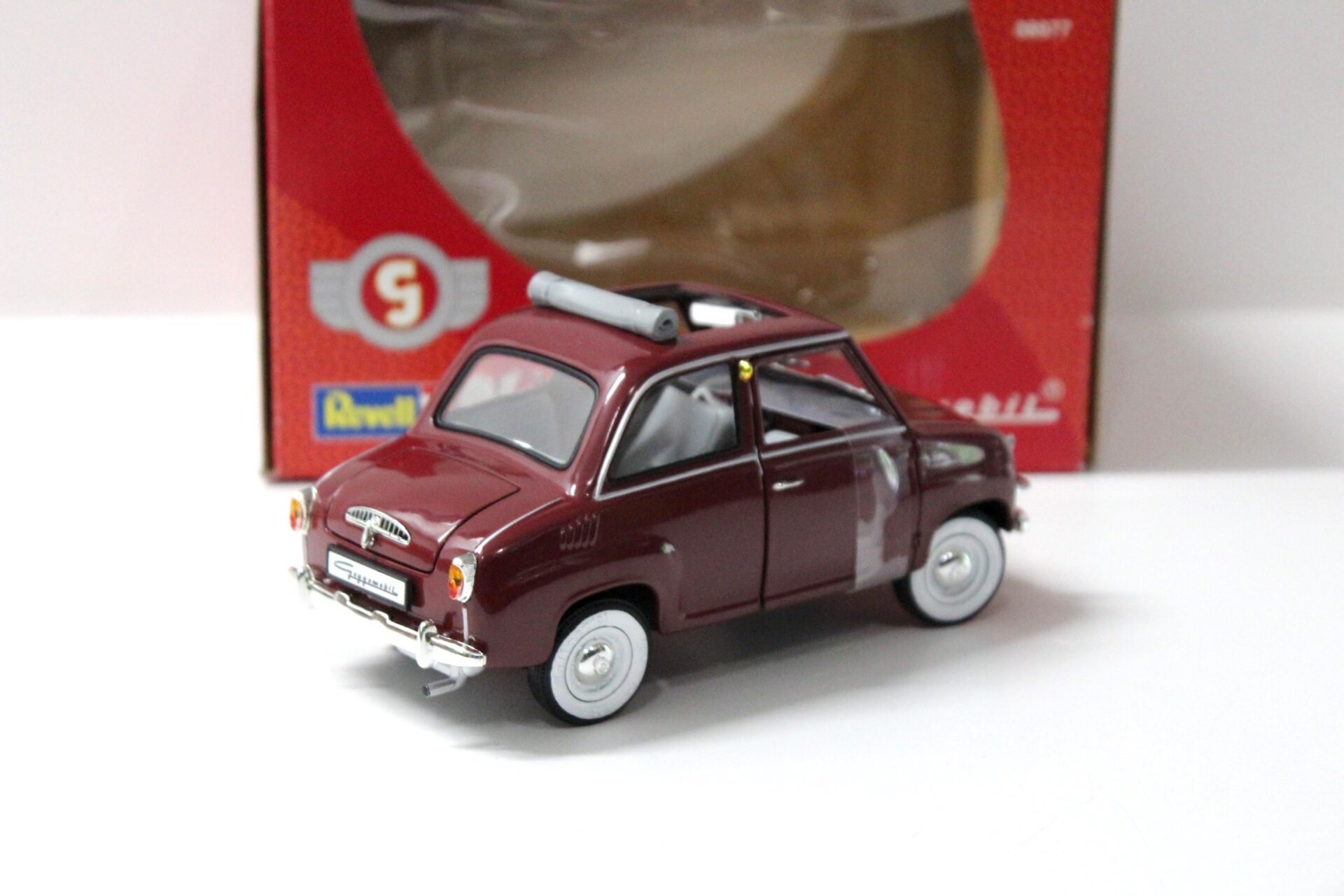 1:18 Revell Goggomobil T250 dark red open Top