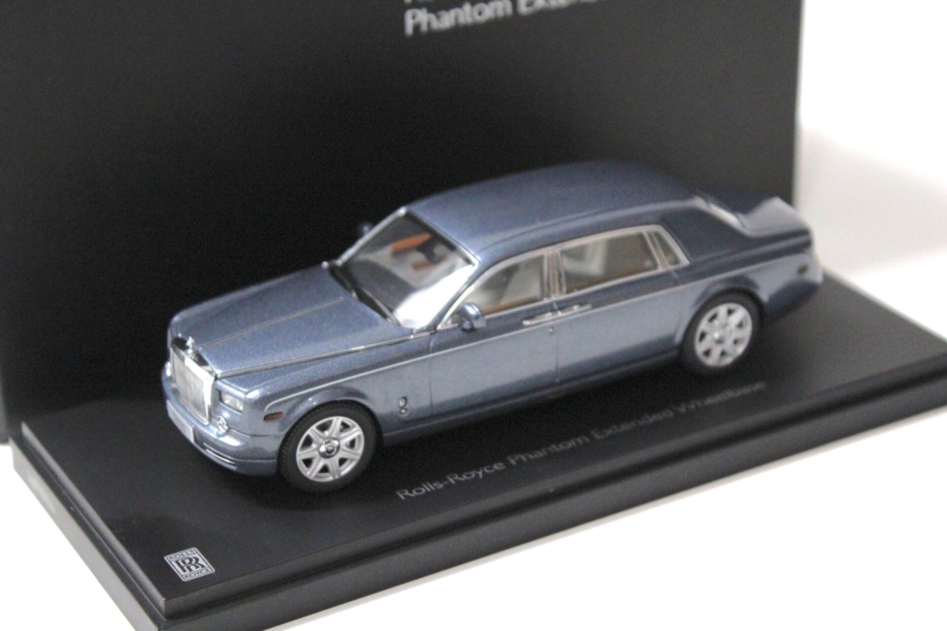 1:43 Kyosho Rolls Royce Phantom EWB Luna blue metallic