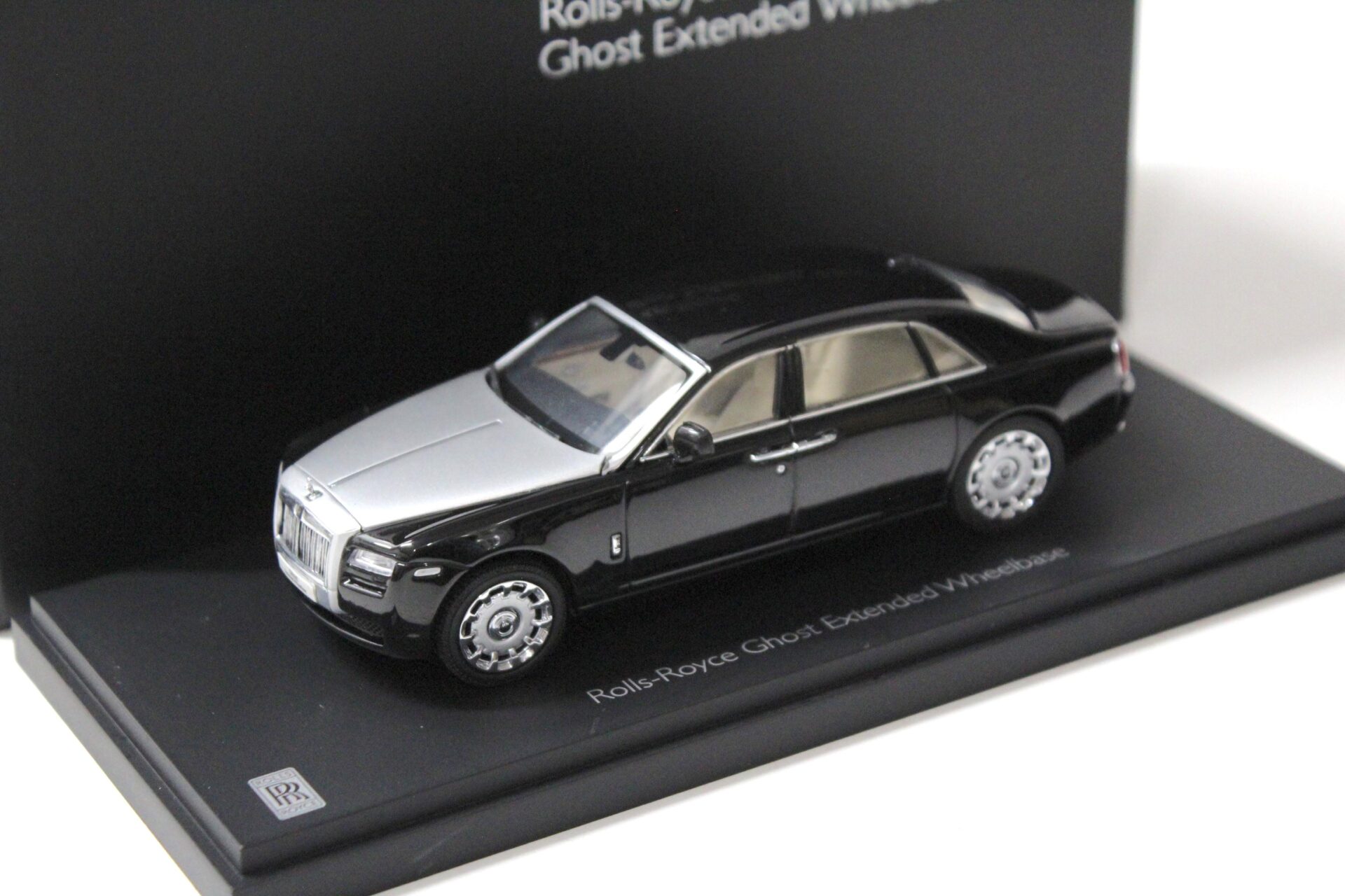 ID 57481 orig.jpg 1:43 Kyosho Rolls Royce Ghost Extended Wheelbase EWB Diamond black