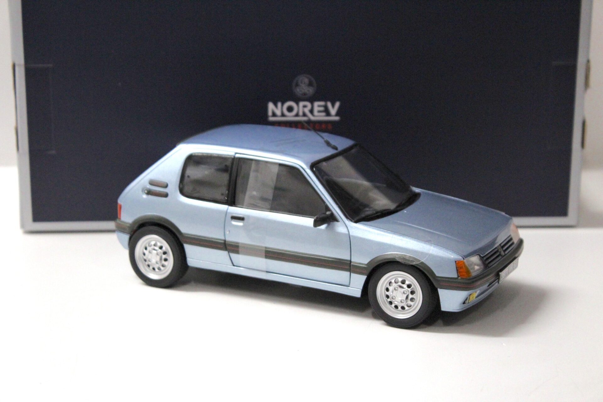 1:18 Norev Peugeot 205 GTi 1.6 Topaze blue 1988