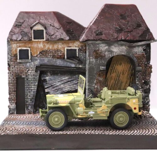 1:18 Auto World Resin Backdrop Diorama "War torn Building/ Beschädigtes Gebäude"
