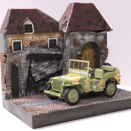 1:18 Auto World Resin Backdrop Diorama "War torn Building/ Beschädigtes Gebäude"