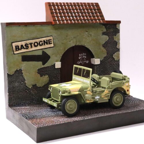 1:18 Auto World Resin Backdrop Diorama "To Bastogne/ Gebäude mit Tor"
