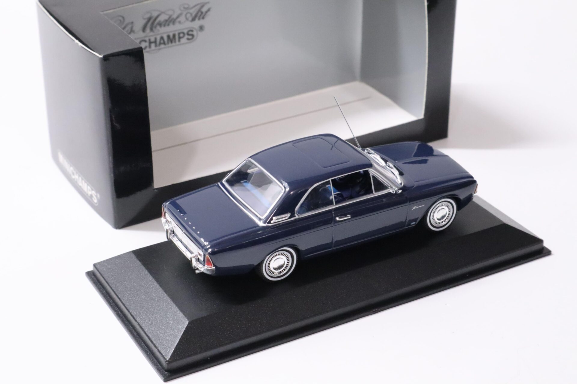 1:43 Minichamps Ford Taunus Coupe P5 dark blue 67