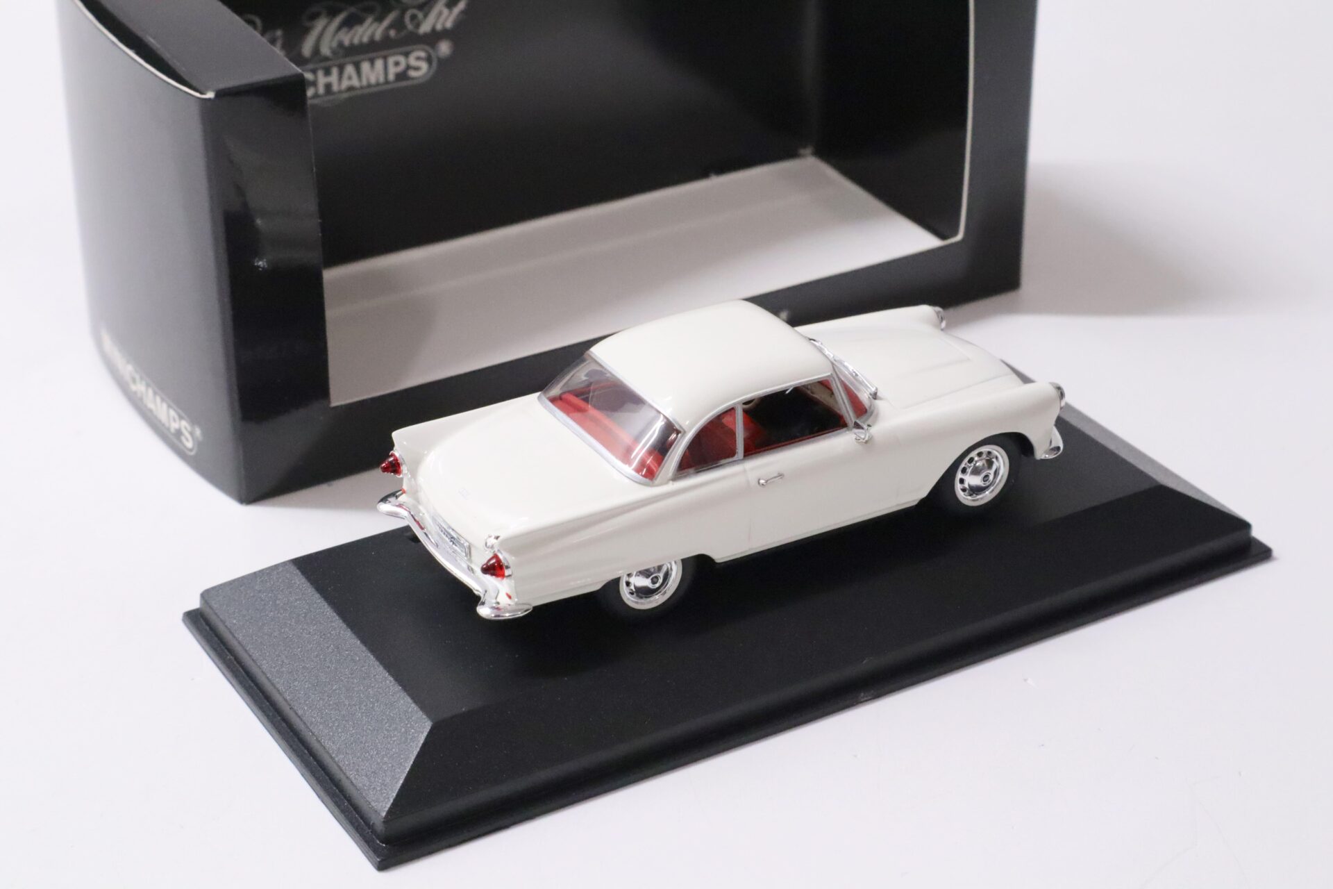 1:43 Minichamps Auto Union 1000 Sp closed Top 1958 Elfenbein white