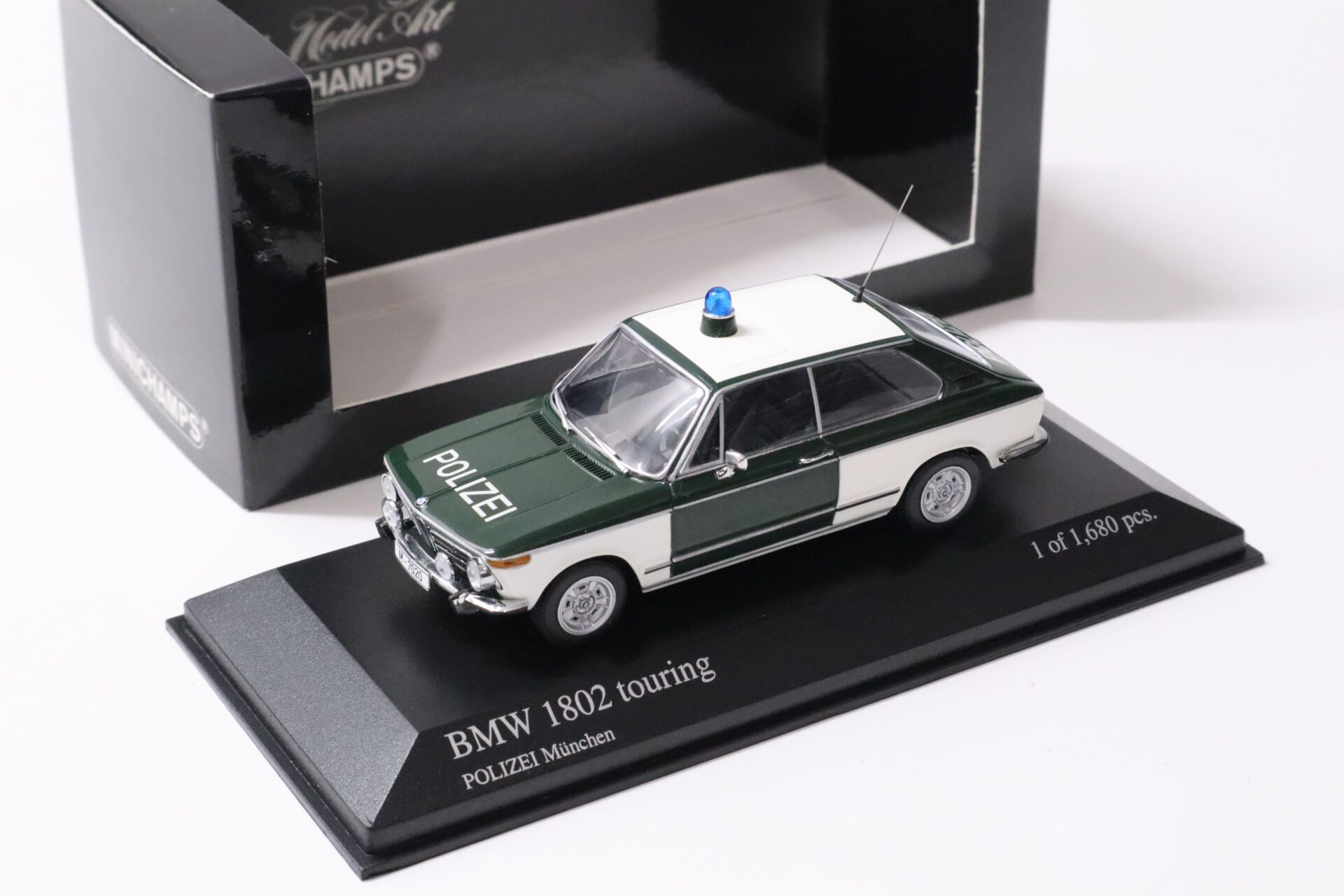 ID 57879 orig 1.jpg 1:43 Minichamps BMW 1802 Touring 1972 Polizei München green/ white