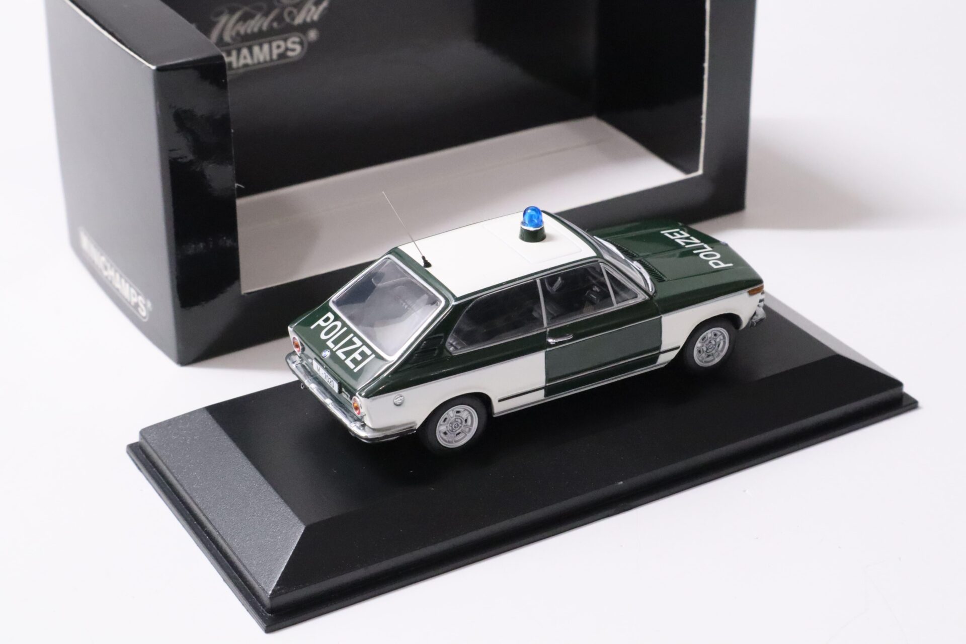 1:43 Minichamps BMW 1802 Touring 1972 Polizei München green/ white