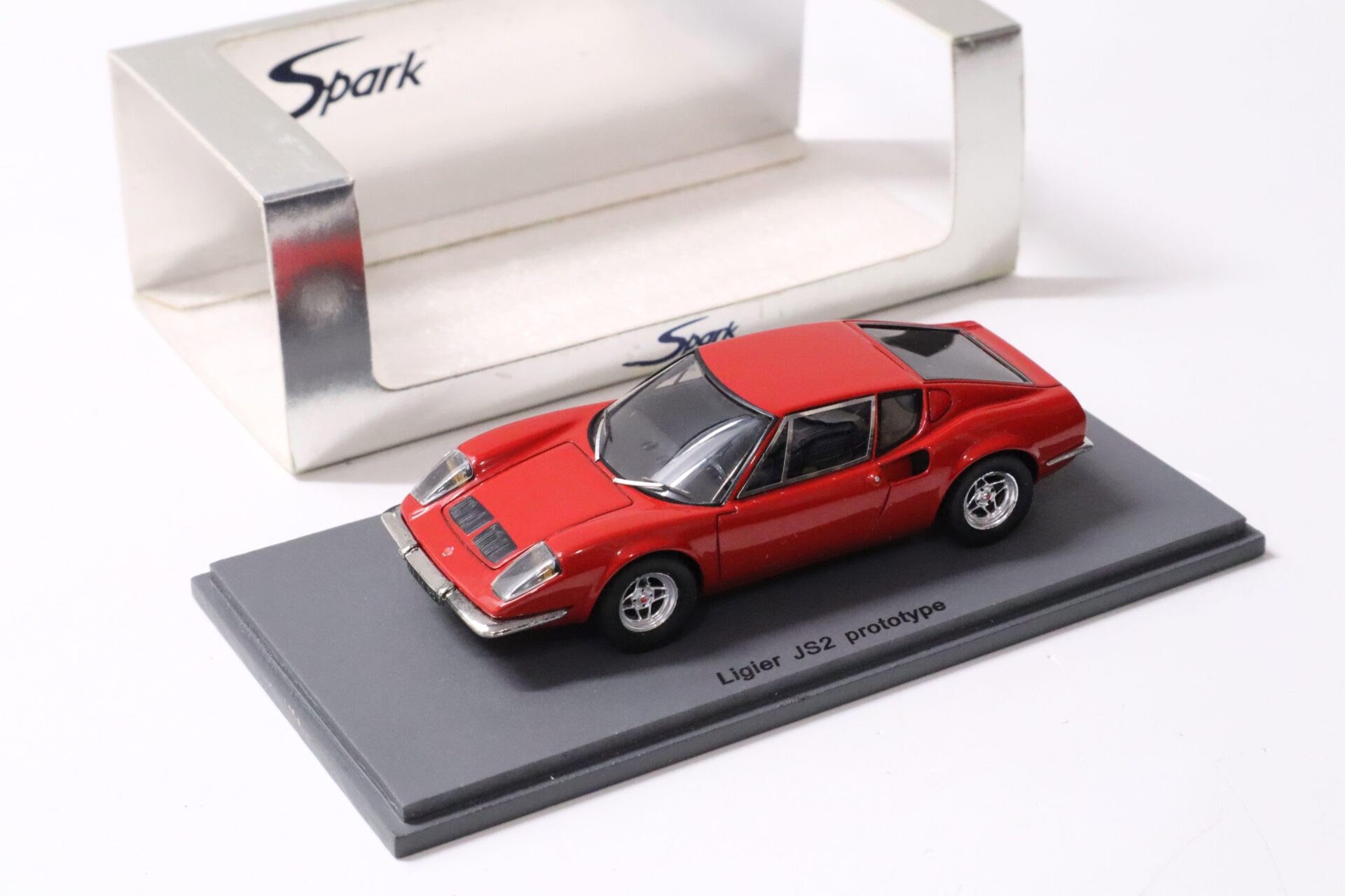 1:43 Spark Ligier JS2 Coupe Prototype Presentation red