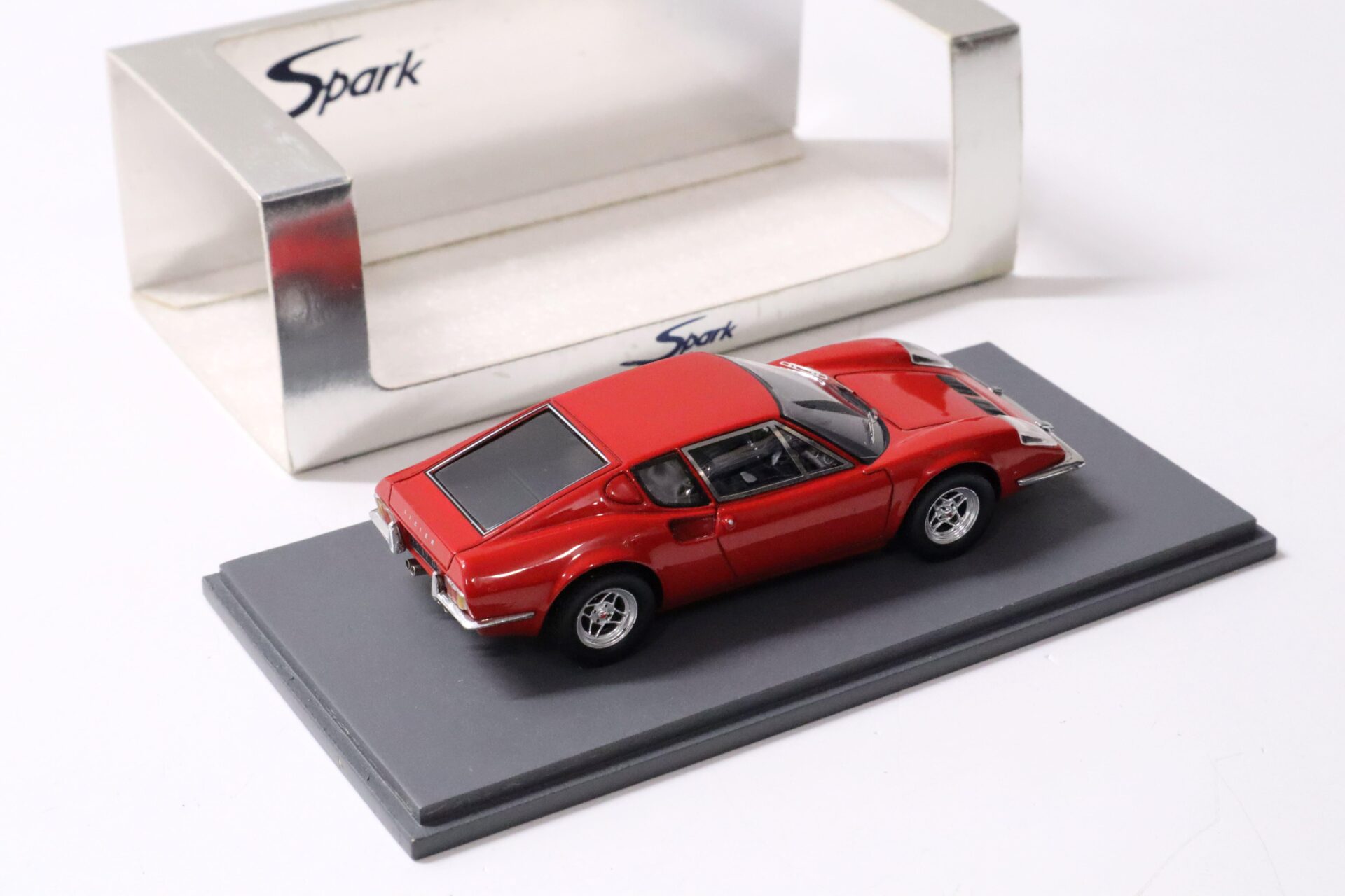 1:43 Spark Ligier JS2 Coupe Prototype Presentation red