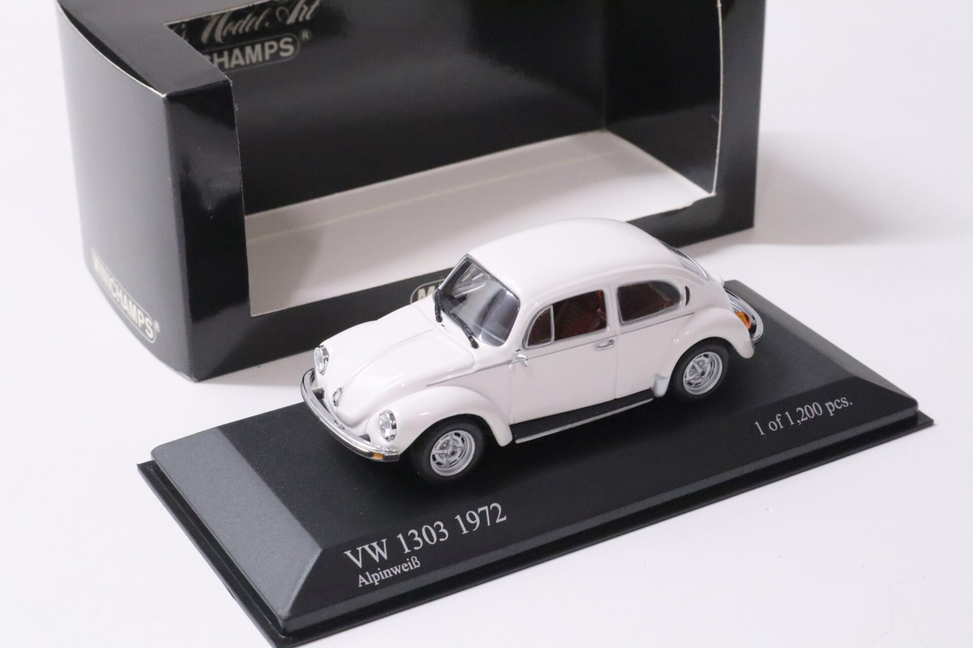 ID 57945 orig.jpg 1:43 Minichamps VW Käfer 1303 Limousine 1972 Alpin white