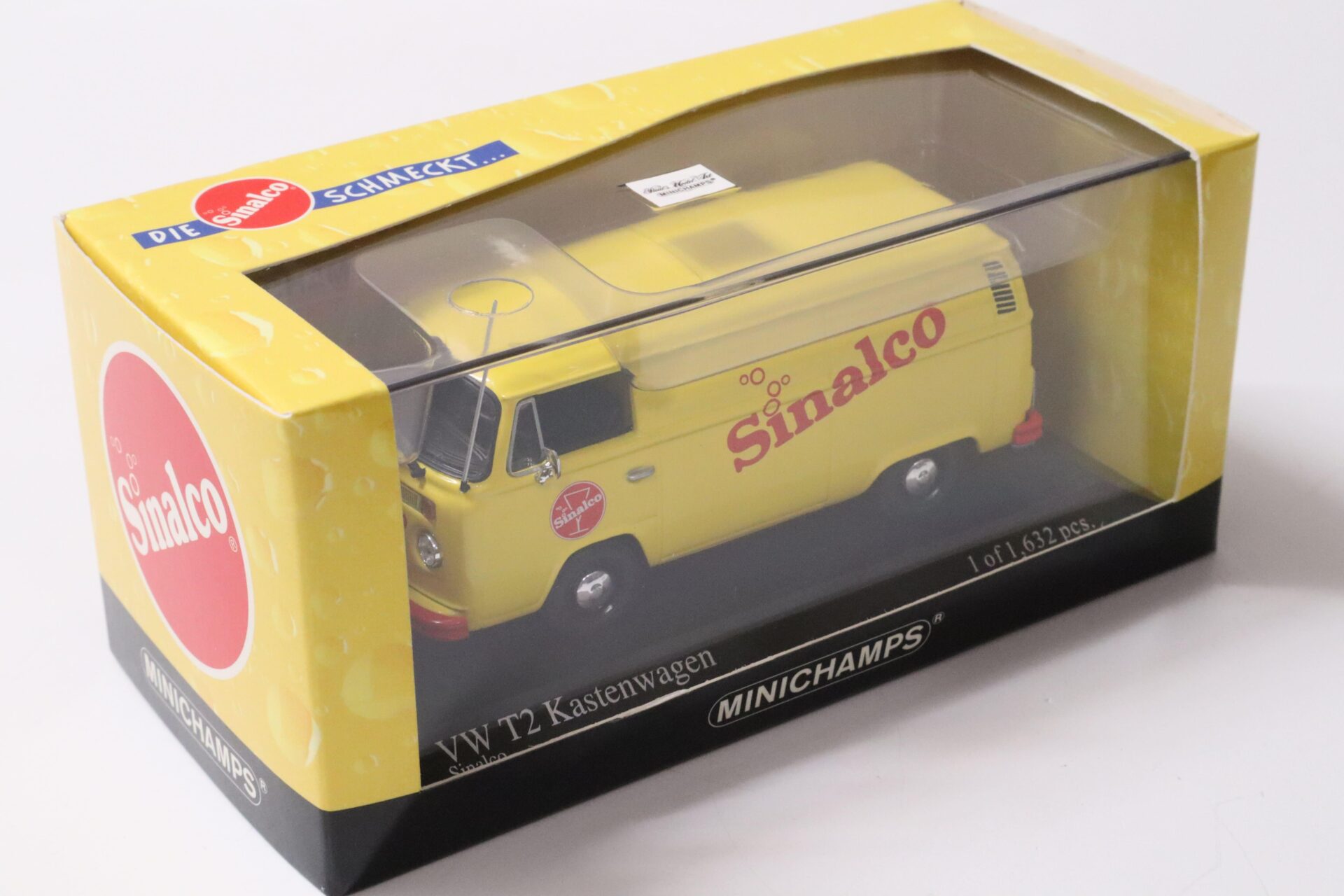 1:43 Minichamps VW T2 Kastenwagen 1972 SINALCO yellow