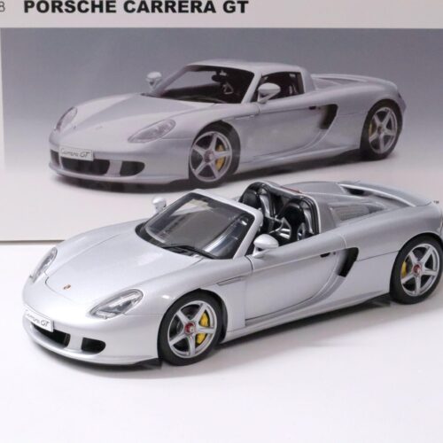 1:18 AUTOart Porsche Carrera GT silver with black interior