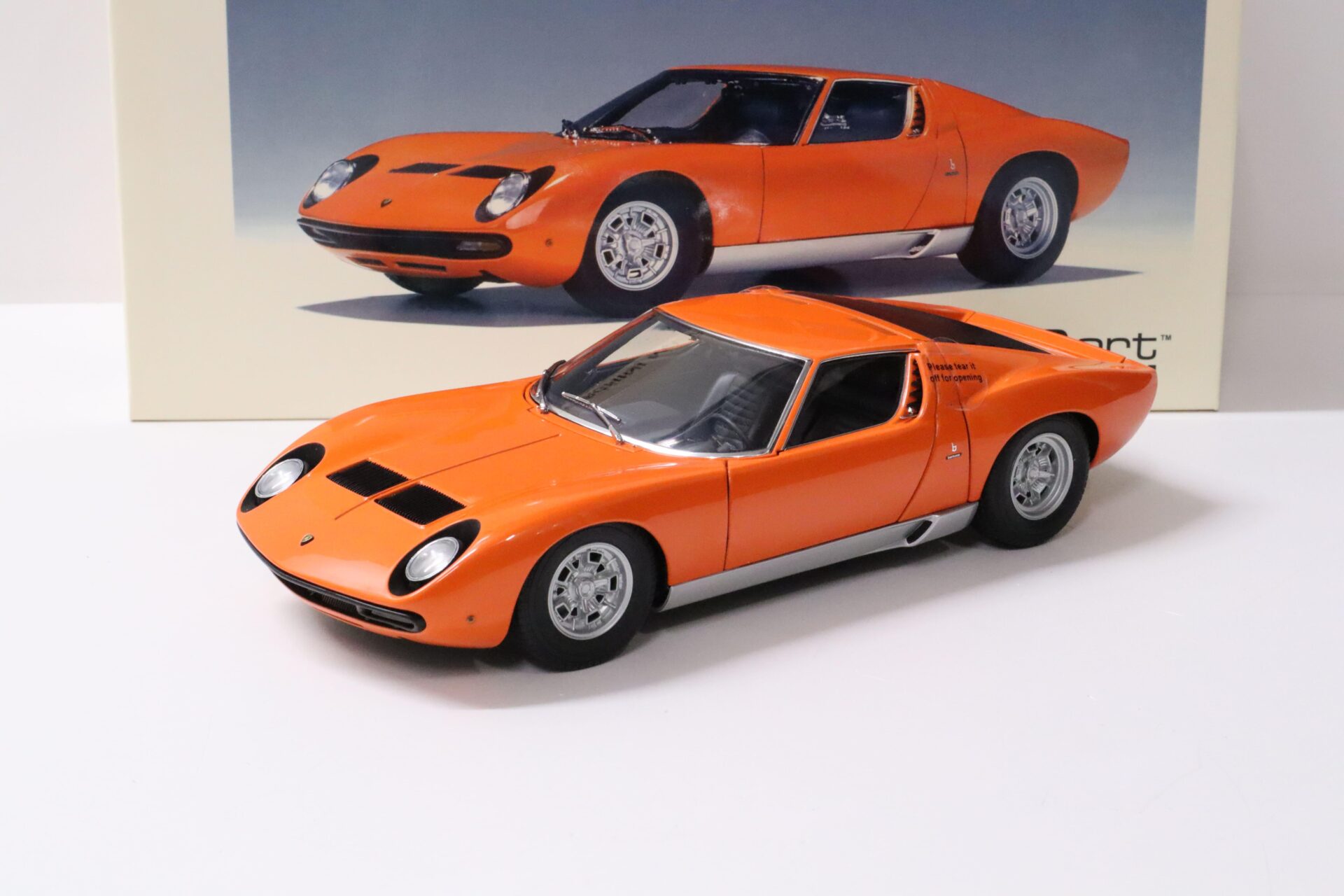 1:18 AUTOart Lamborghini Miura SV Coupe orange