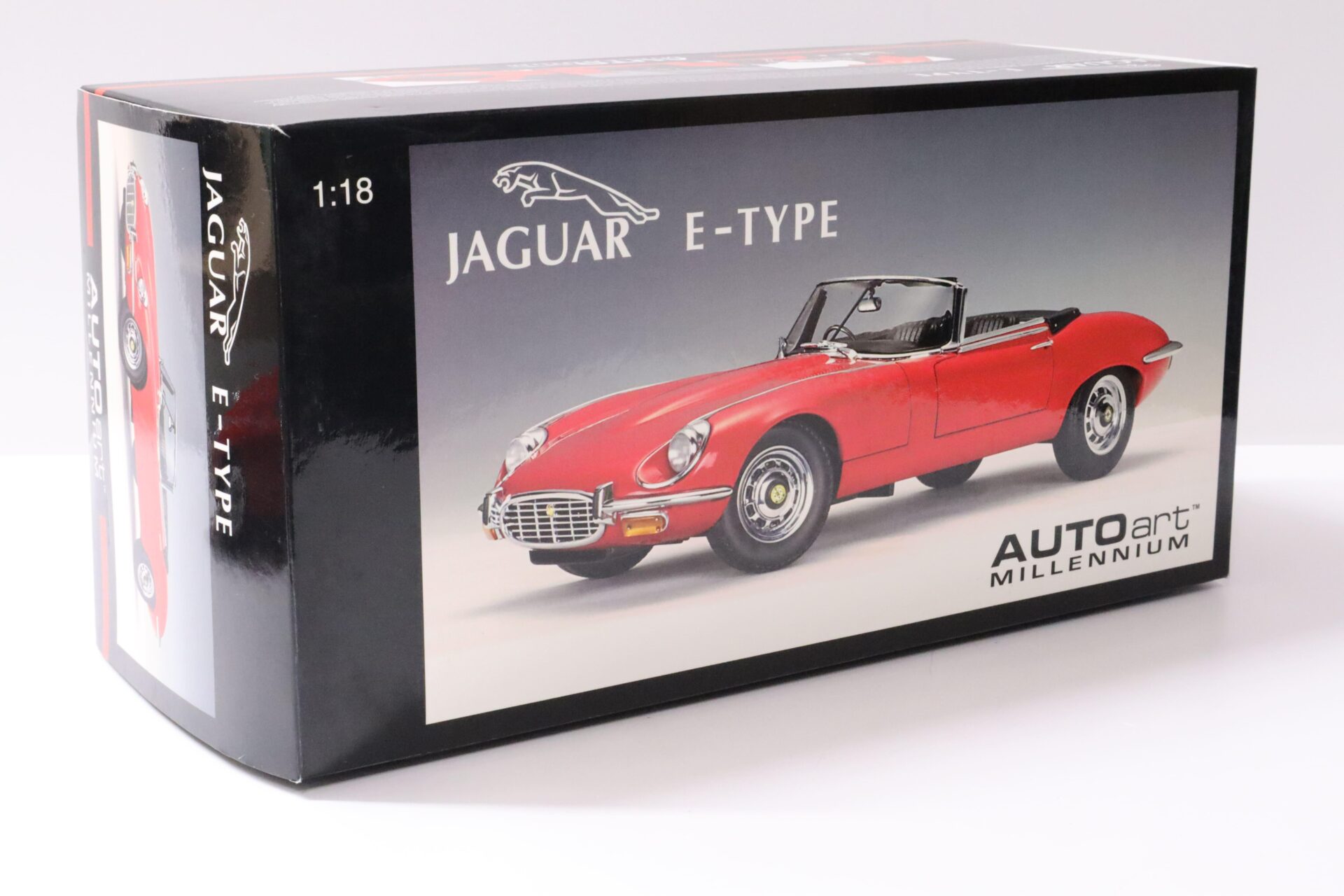 1:18 AUTOart Jaguar E-Type Roadster Series III V12 red