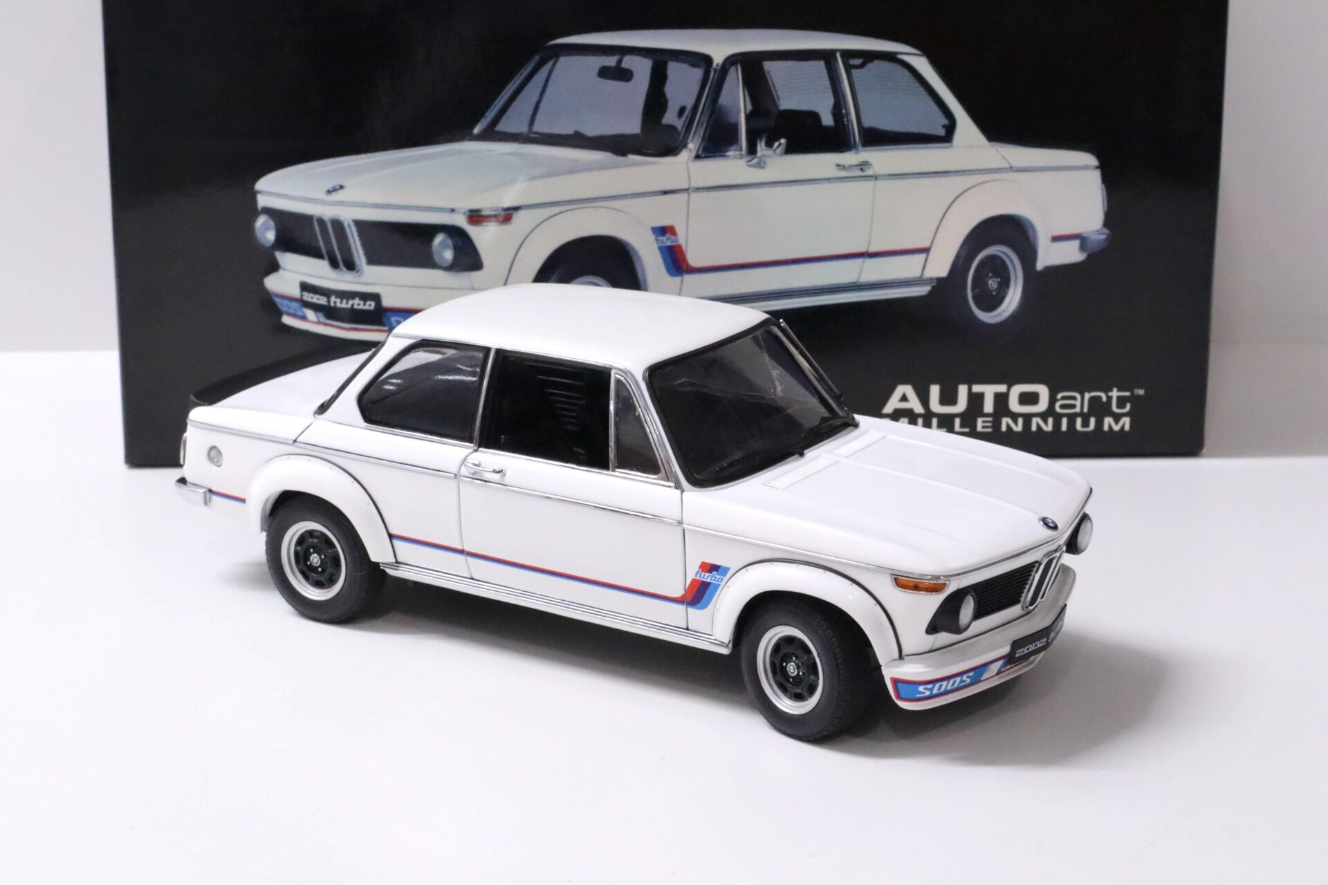 1:18 AUTOart BMW 2002 Turbo white