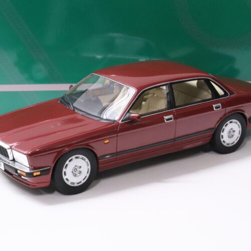 1:18 Cult Scale Models Jaguar XJR XJ40 Regency Limousine red metallic