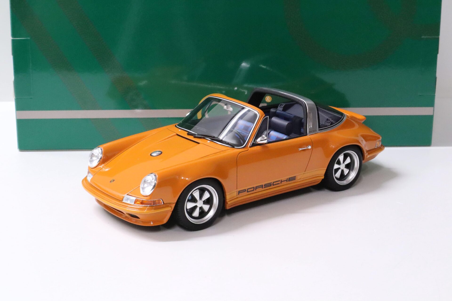 1:18 Cult Scale Models Porsche 911 Targa *SINGER* orange