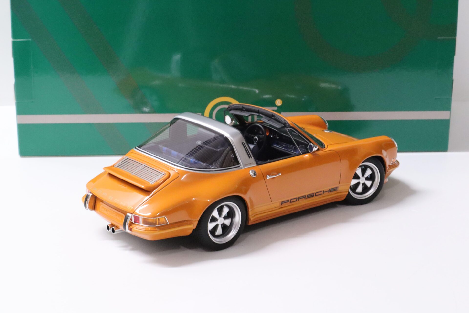 1:18 Cult Scale Models Porsche 911 Targa *SINGER* orange