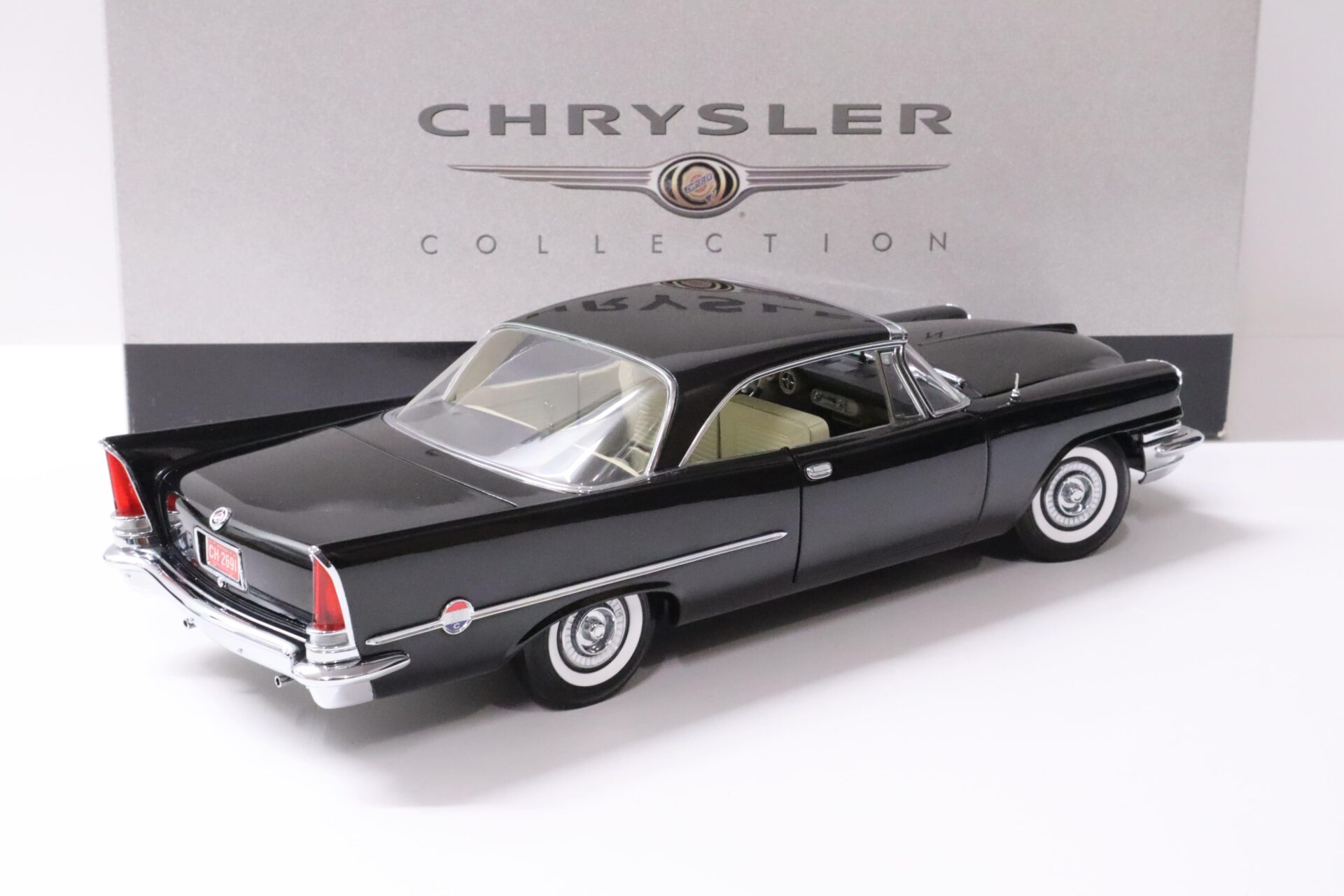 1:18 ERTL Collectibles 1957 Chrysler 300C Coupe black