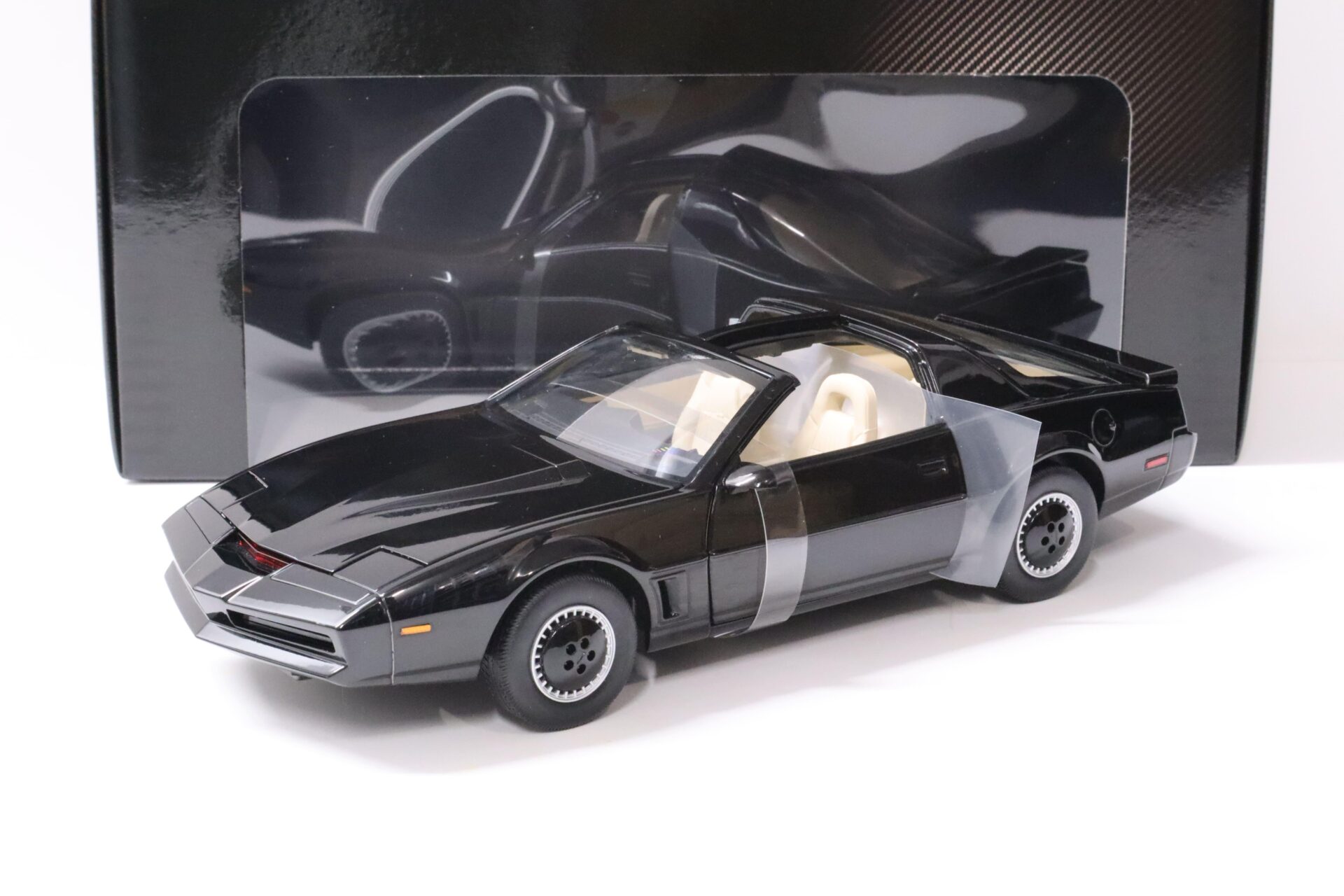 1:18 Hot Wheels Pontiac Trans AM Knight Rider KITT black