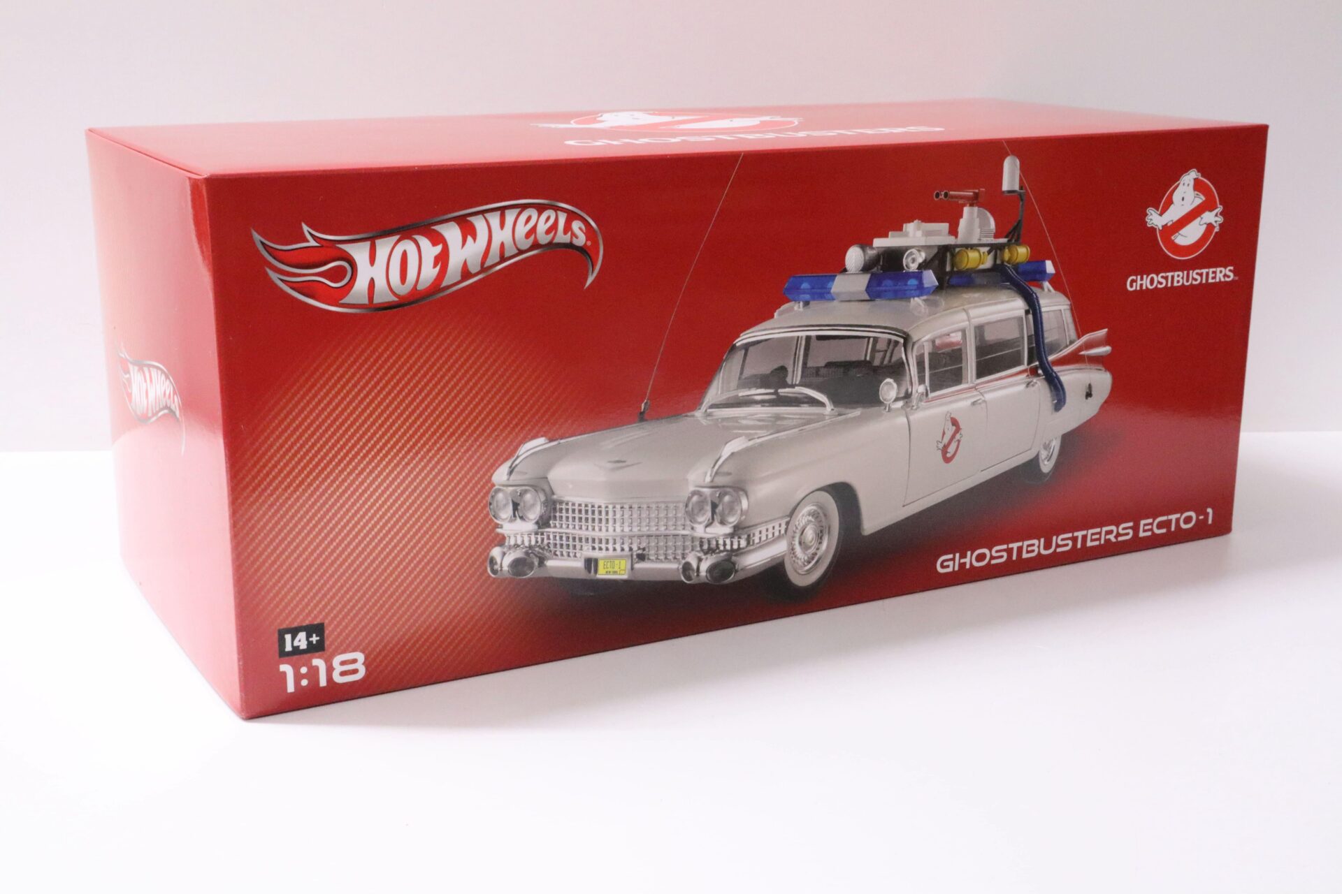 1:18 Hot Wheels 1959 Cadillac Miller GHOSTBUSTERS ECTO-1 white Movie Car