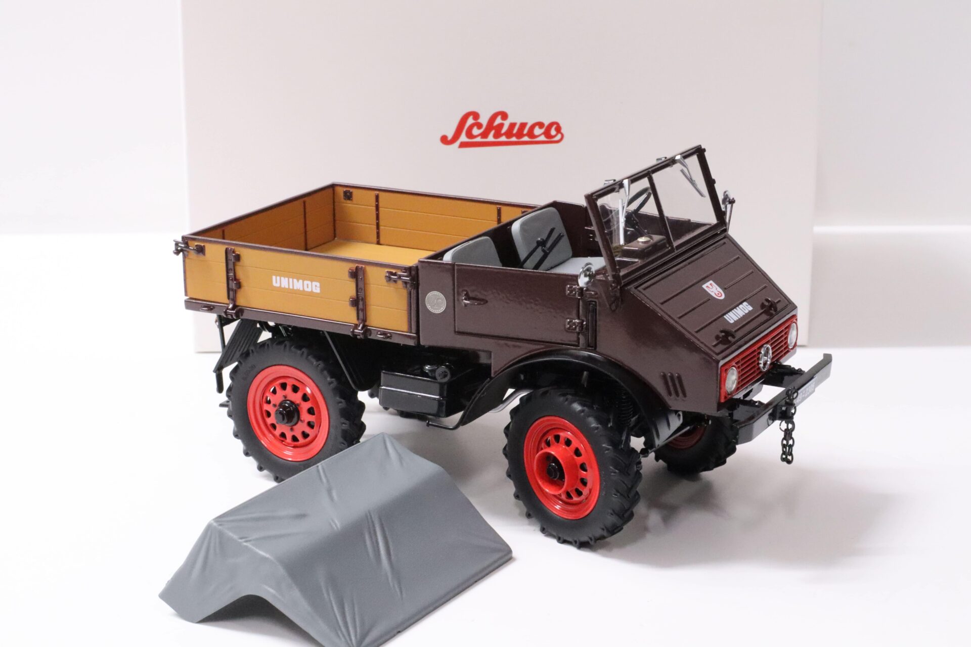 1:18 Schuco Mercedes Unimog U401 with Softtop 1956 dark red