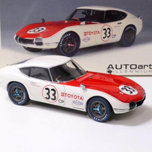 1:18 AUTOart Toyota 2000 GT Coupe SCCA 1968 white/ red #33 DIE-CAST