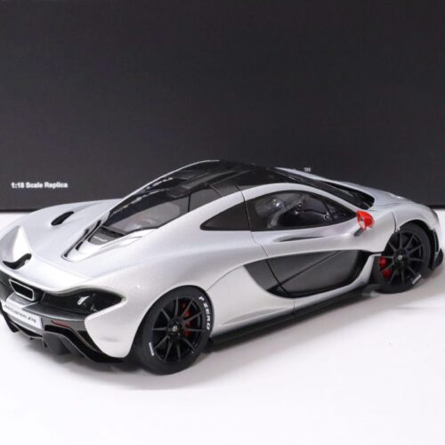 1:18 AUTOart McLaren P1 (2013) Ice silver metallic