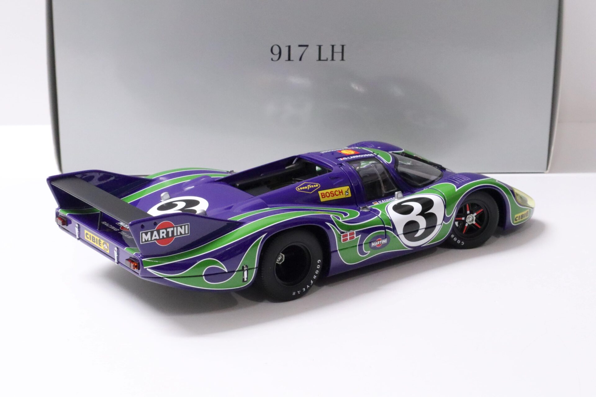 1:18 AUTOart Porsche 917 LH Long Tail "HIPPIE" Le Mans 1970 Kauhsen #3 DEALER VERSION