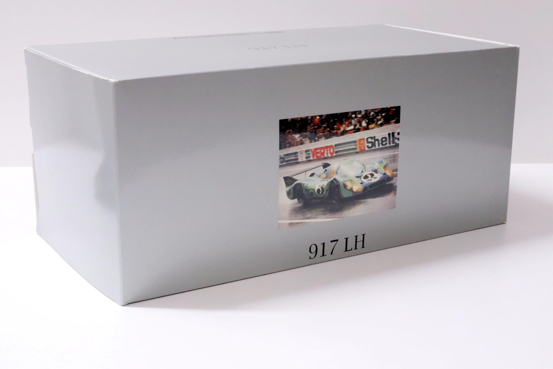 1:18 AUTOart Porsche 917 LH Long Tail "HIPPIE" Le Mans 1970 Kauhsen #3 DEALER VERSION