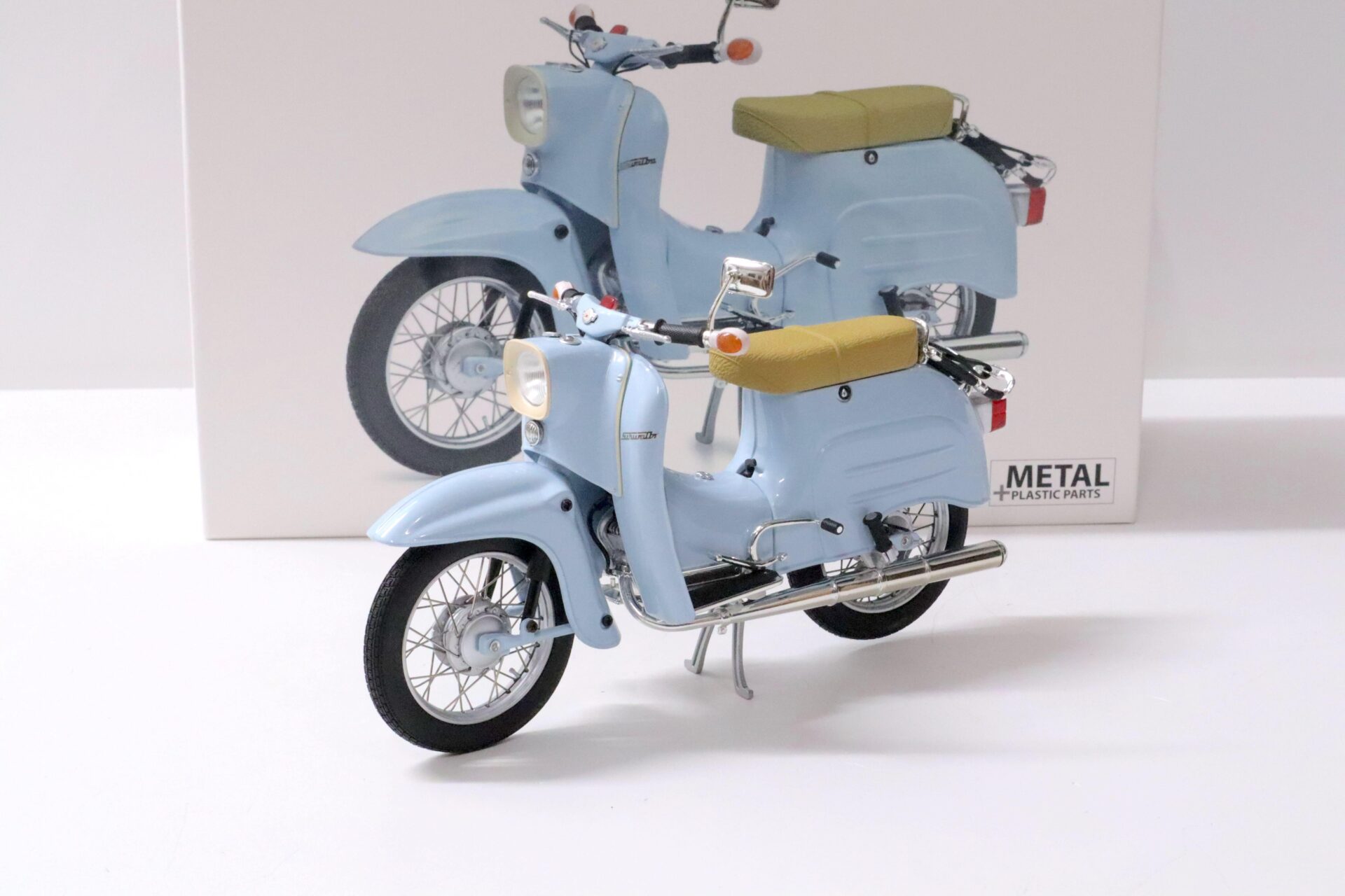 1:10 Schuco Simson Schwalbe KR51/1 light blue