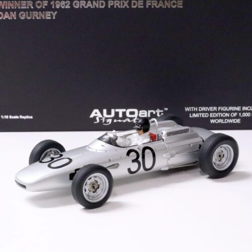 1:18 AUTOart Porsche 804 Formula 1 Winner of 1962 GP De France Gurney #30 with driver