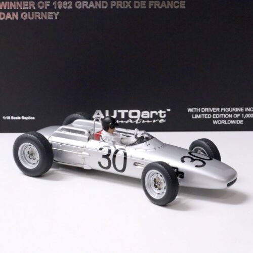 1:18 AUTOart Porsche 804 Formula 1 Winner of 1962 GP De France Gurney #30 with driver