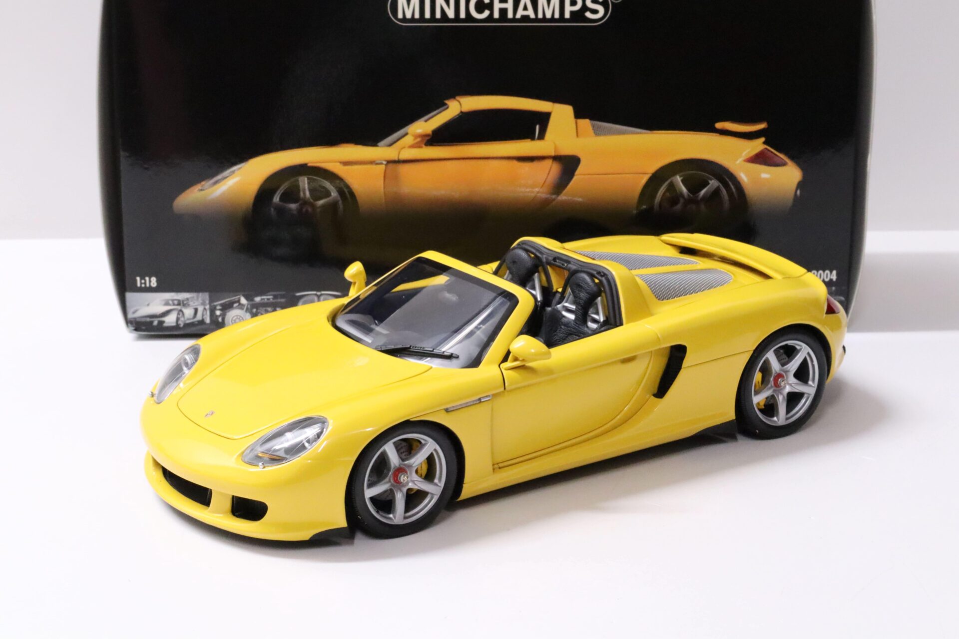 1:18 Minichamps Porsche Carrera GT 2004 yellow