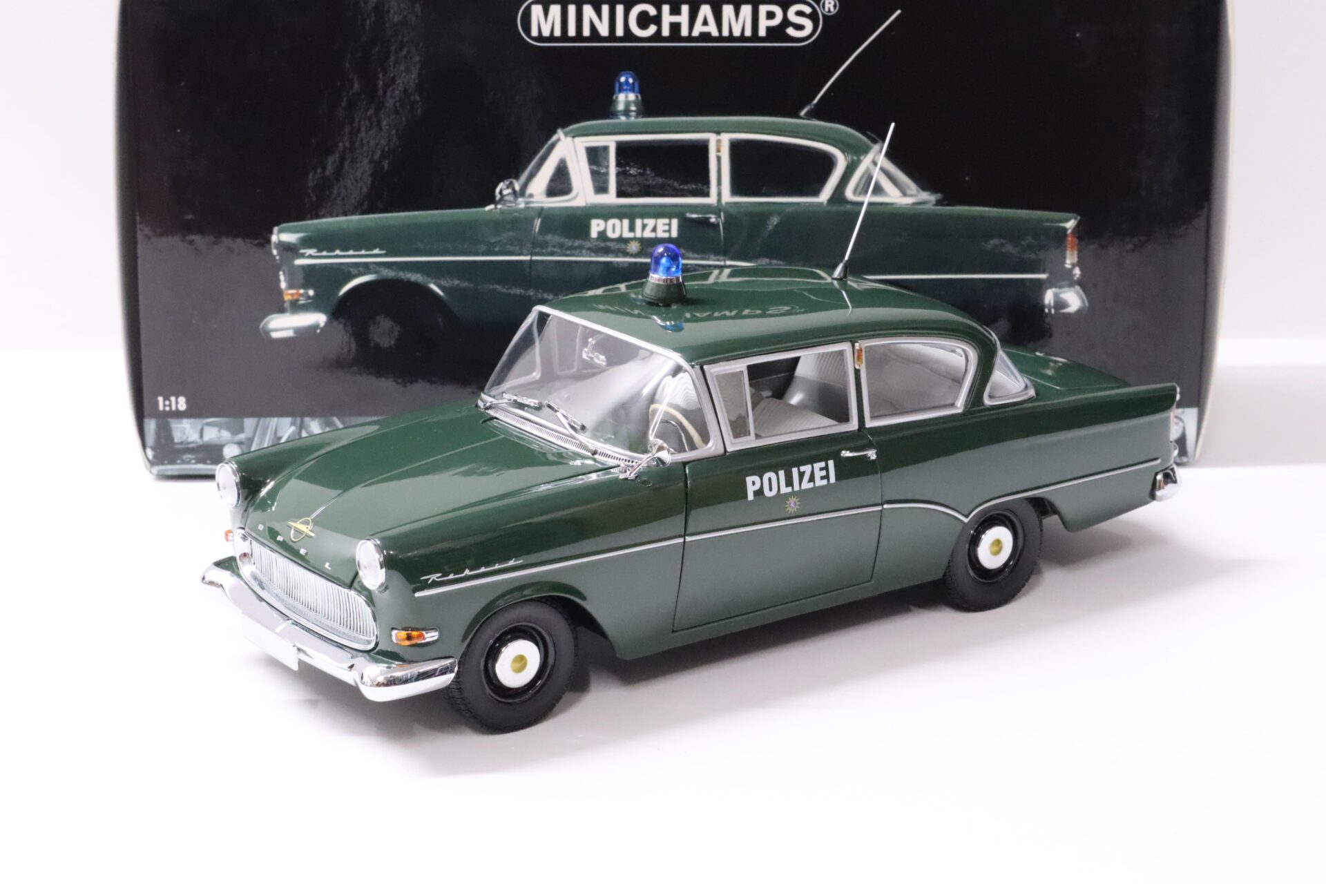 ID 58917 orig.jpg 1:18 Minichamps Opel Rekord P1 Limousine POLIZEI 1958 dark green