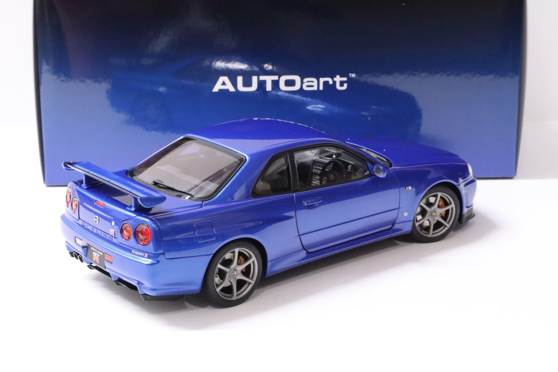 1:18 AUTOart Nissan Skyline GT-R (R34) V-SPEC II Bayside blue 2001